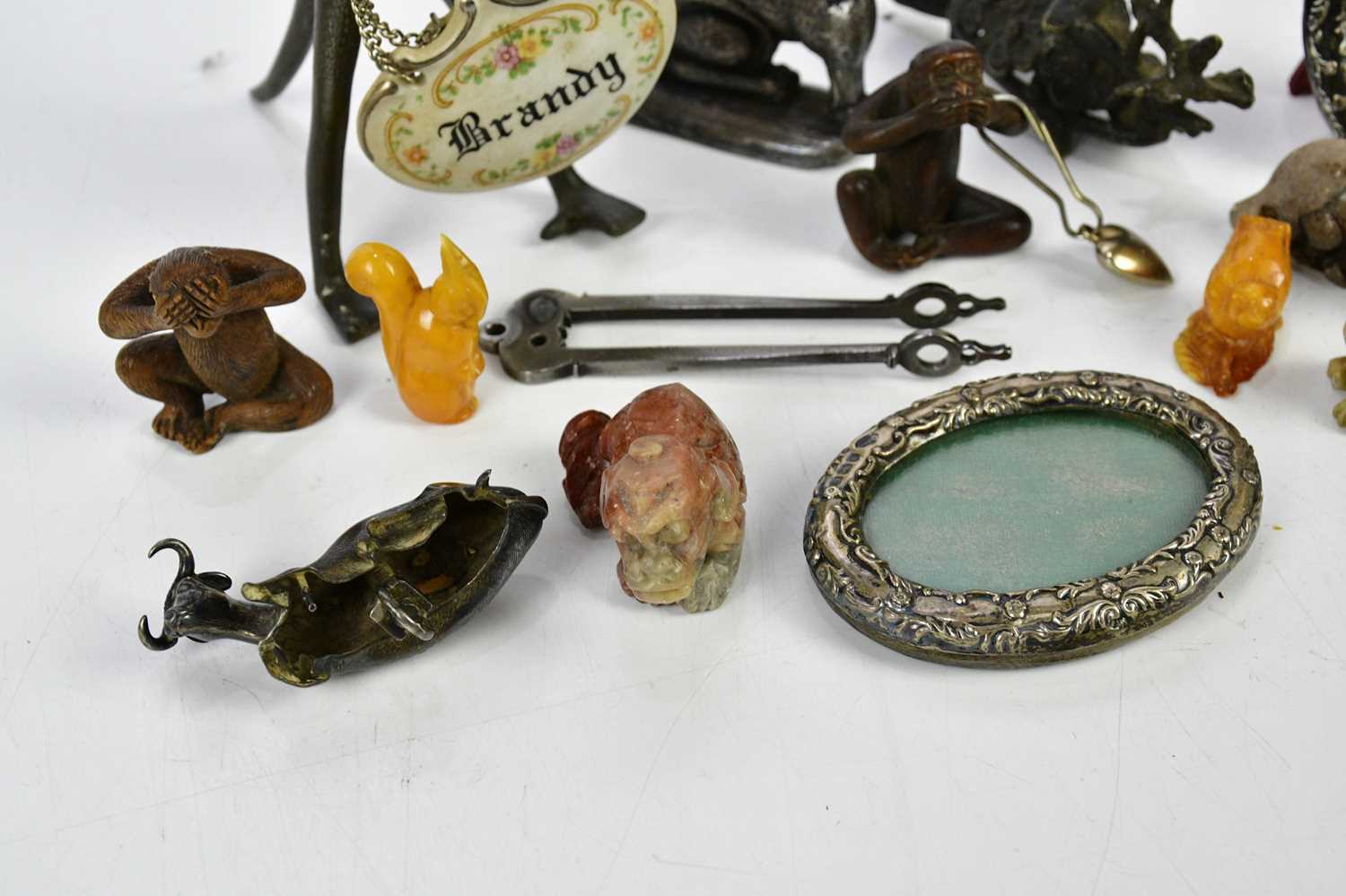 An assortment of collectors' items, including a Georgian hallmarked silver cow finial from a - Image 4 of 4