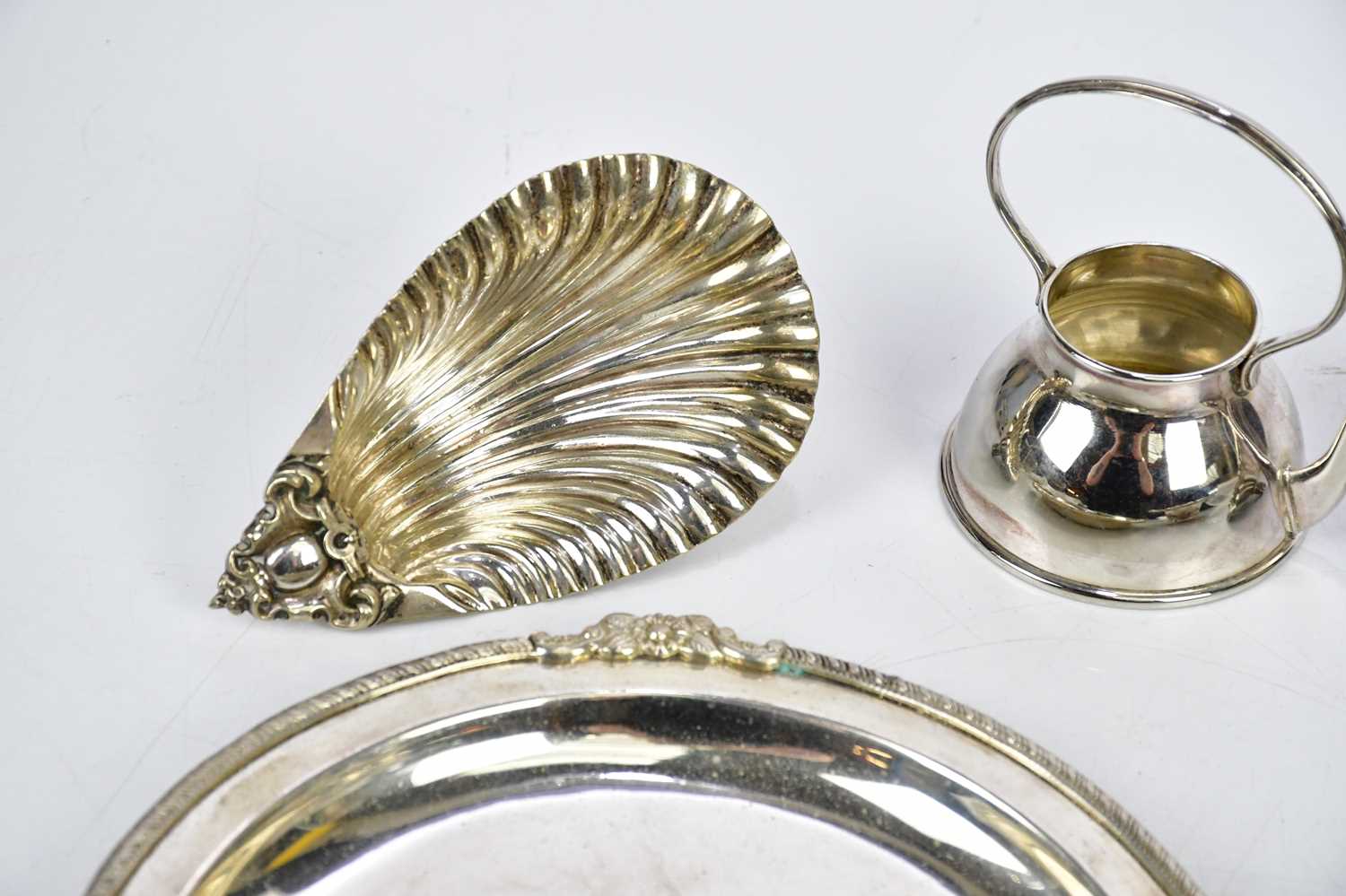 A small selection of white metal items, to include an oval dish with cast detailing, length 16cm. - Image 2 of 4