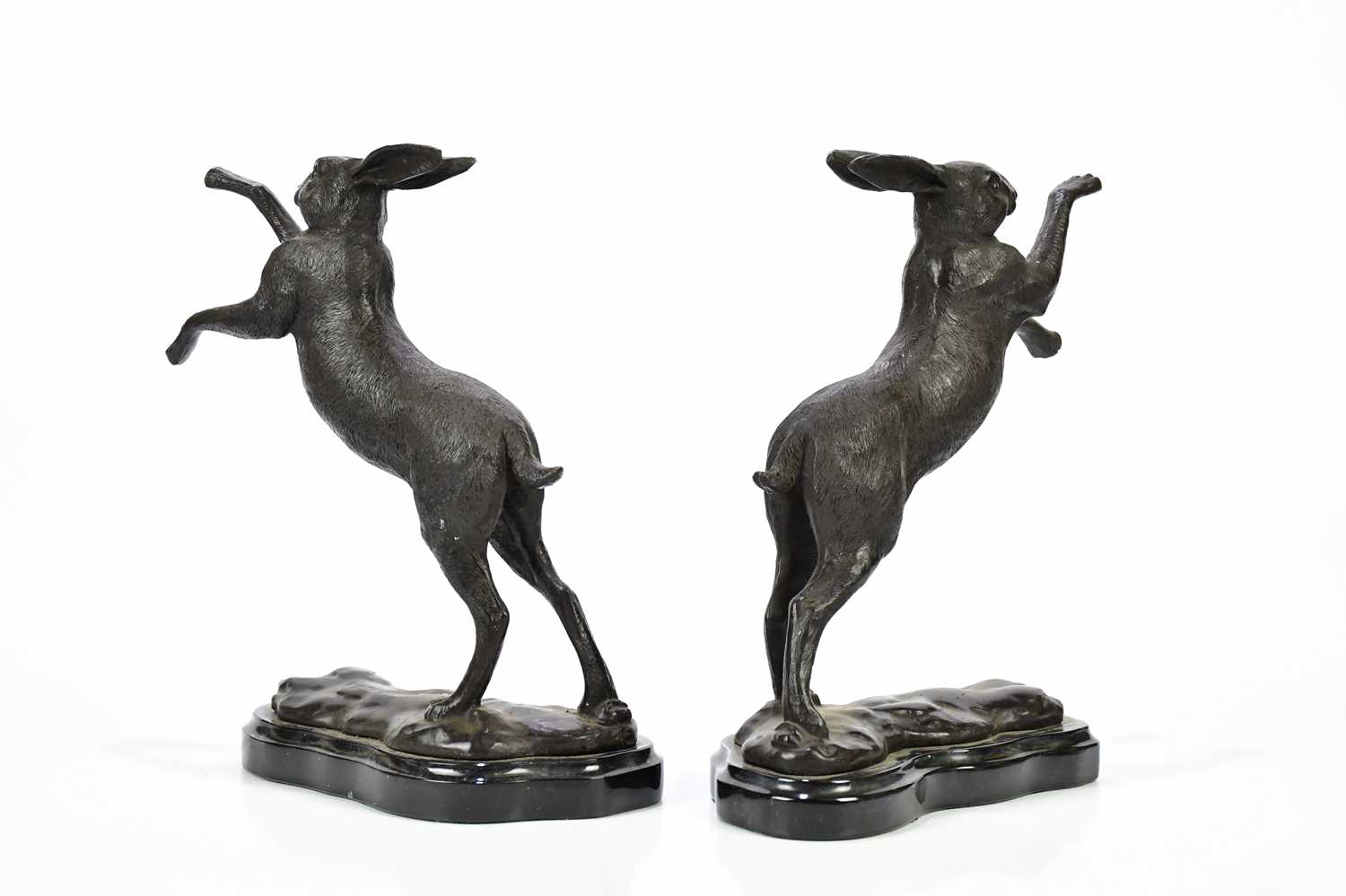 AFTER PIERRE-JULES MENE; a pair of modern bronze model of hares, on shaped marble bases, height 29cm - Image 3 of 3