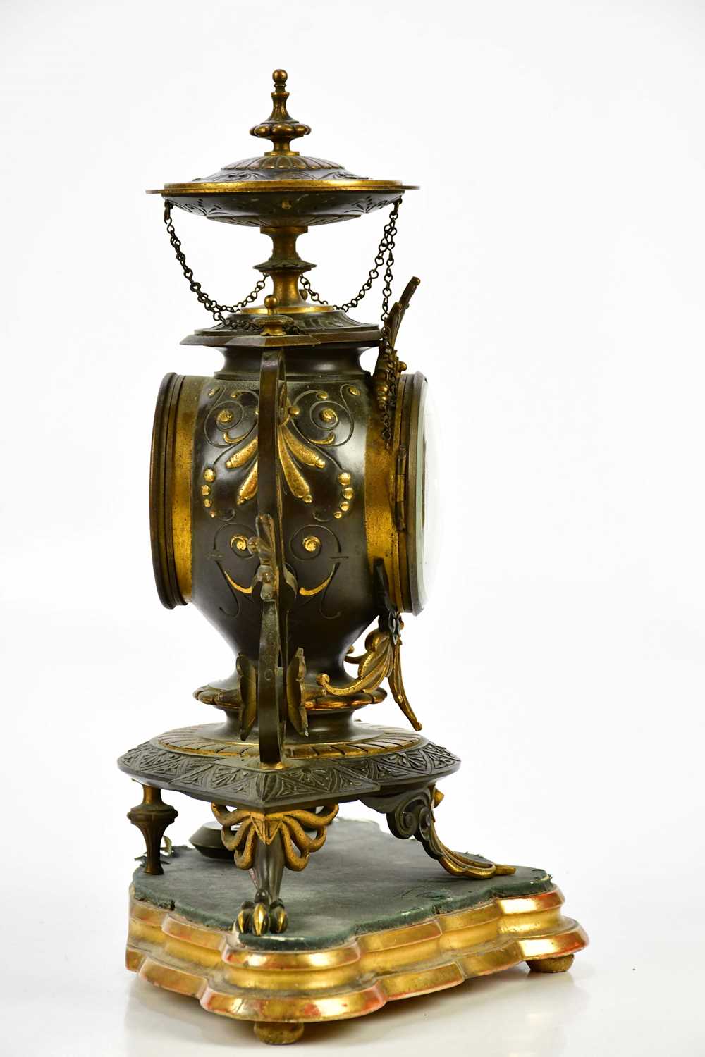 An aesthetic movement French bronze and gilt metal mantel clock with circular finial above the - Image 3 of 10