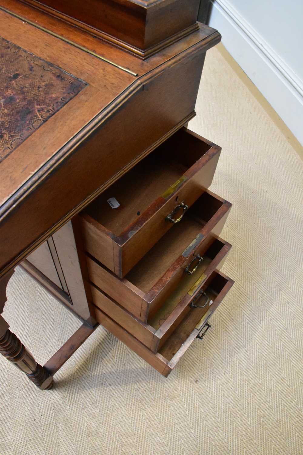 An Edwardian mahogany Davenport with four drawers to the right hand side and four faux drawers to - Image 4 of 4