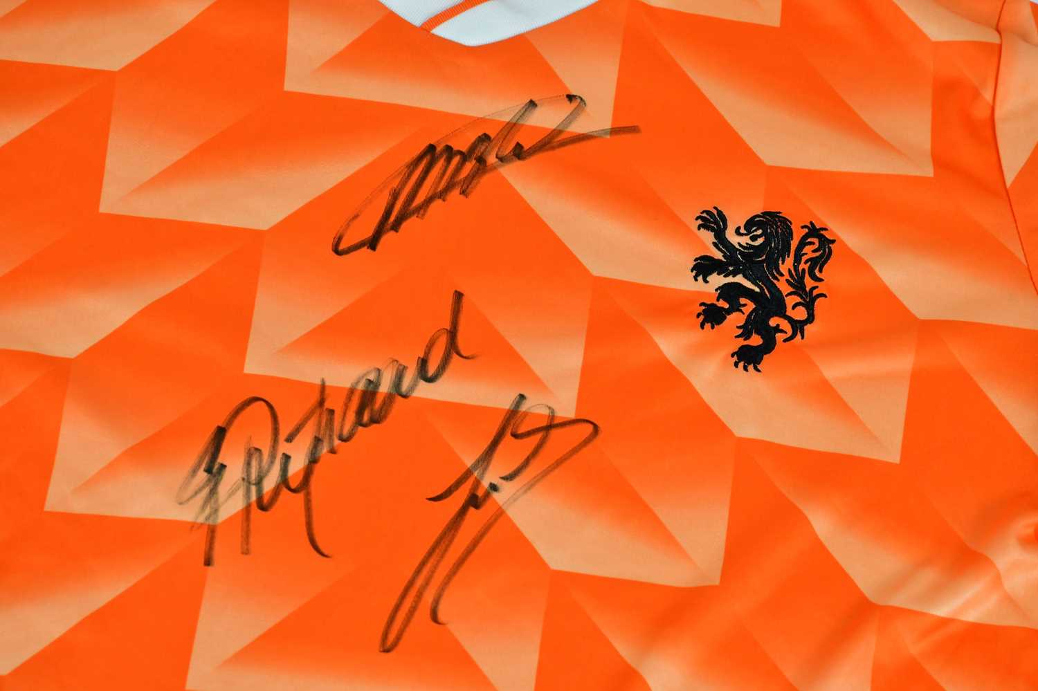 NETHERLANDS; a 1988 retro style signed football shirt, signed to the front by Rijkaard, Gullit and - Image 2 of 3