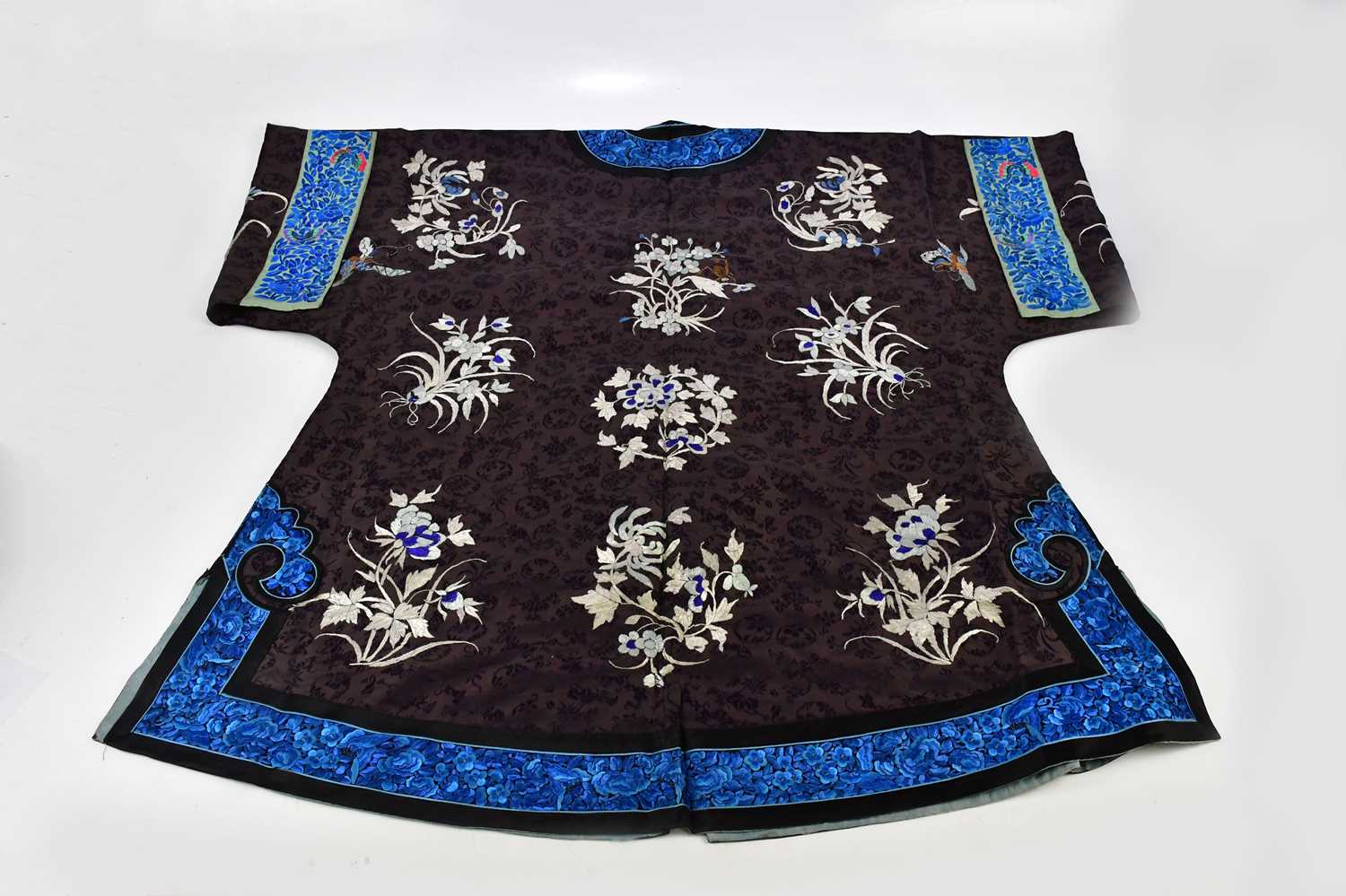 A late 19th century Chinese kimono with floral and insect decoration, width sleeve to sleeve 128cm. - Image 7 of 8