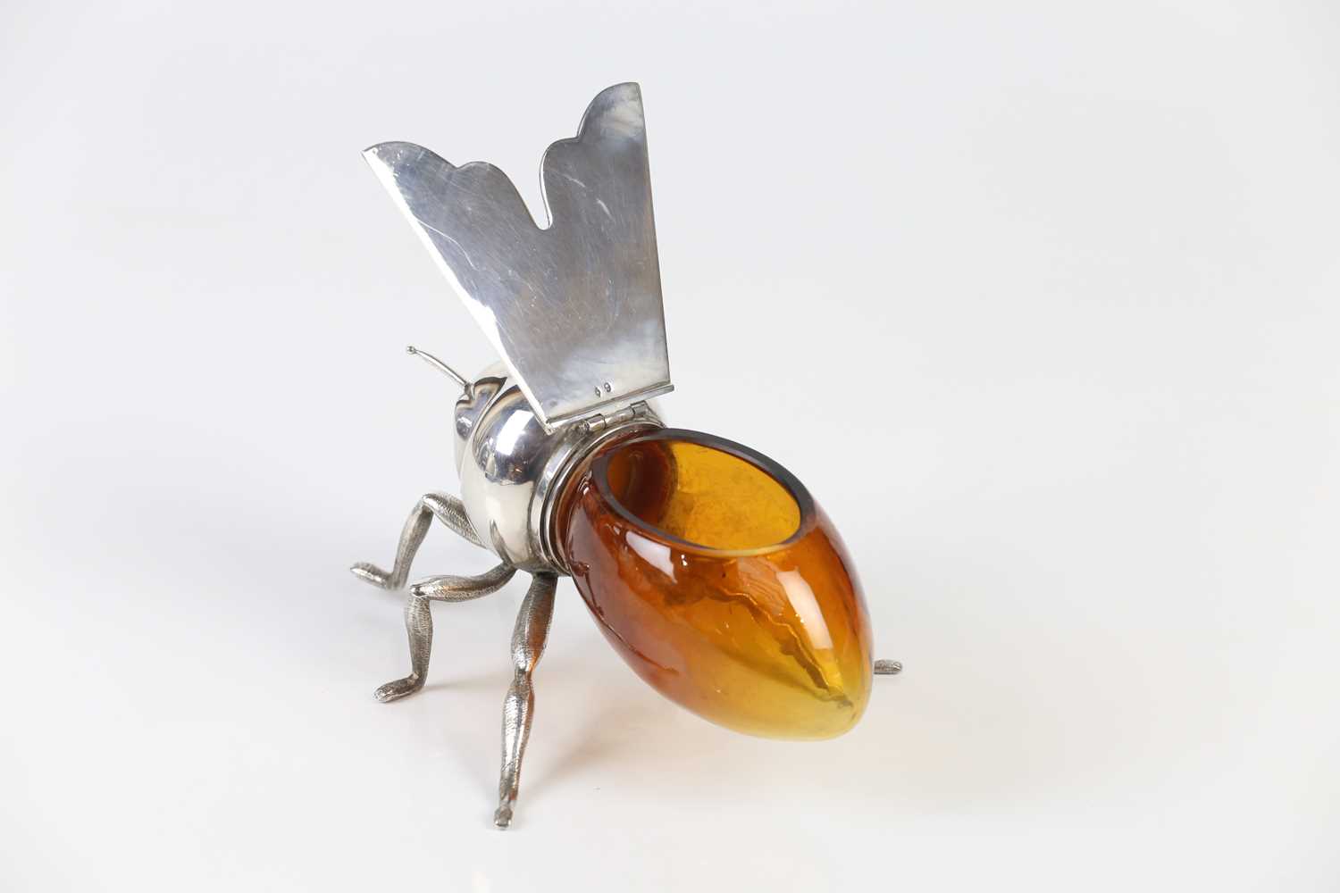 MAPPIN & WEBB; a silver plated bee honey pot with amber glass body, height 8.5cm. - Image 6 of 8