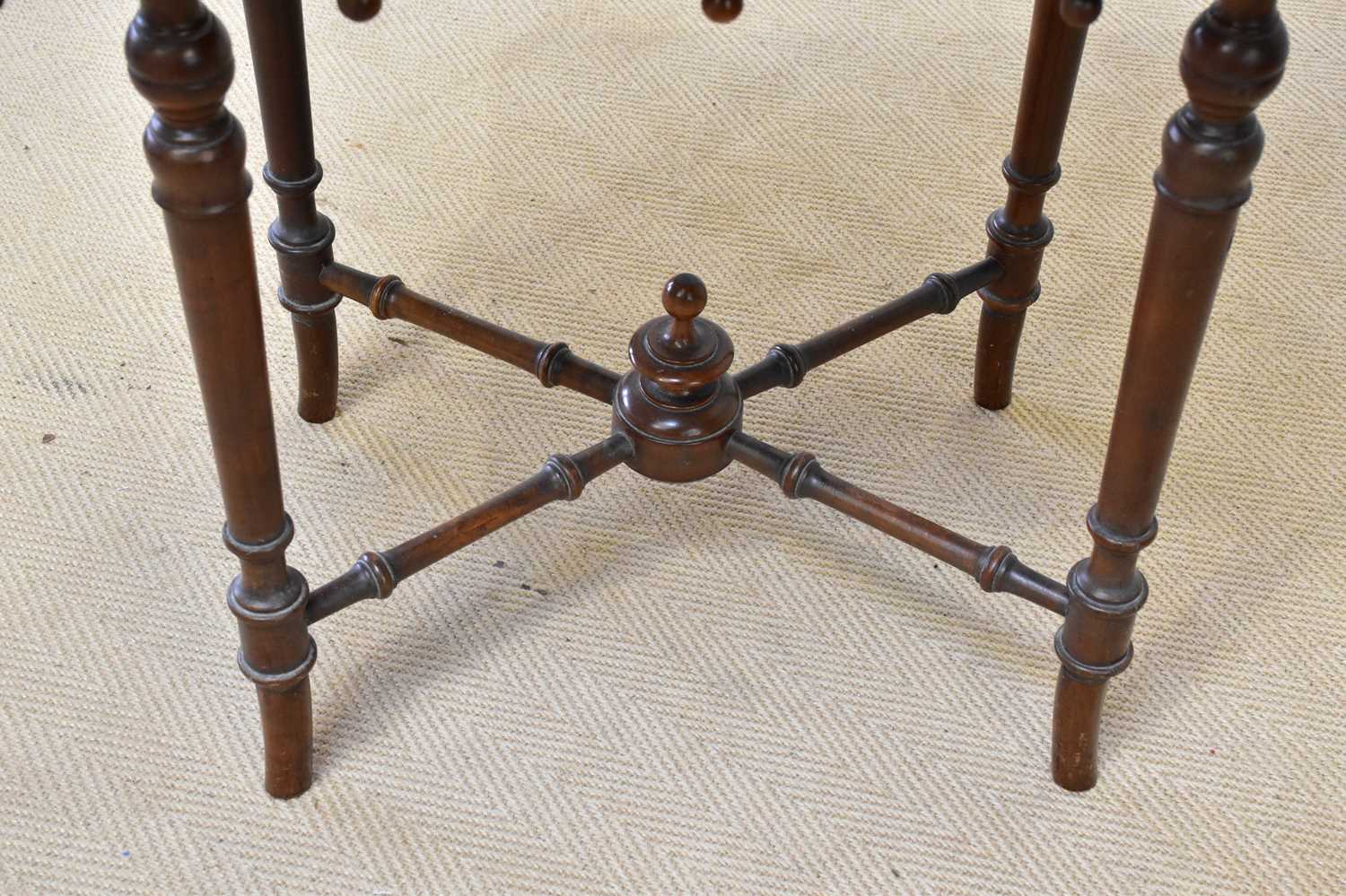 A late Victorian walnut occasional table, length 63cm, depth 49cm, height 66cm. - Bild 2 aus 2