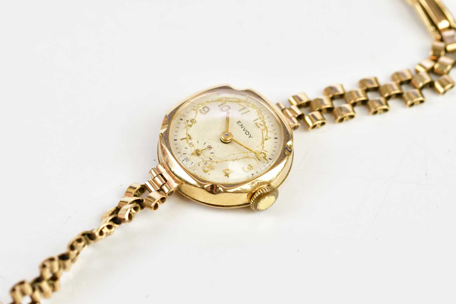 ENVOY; a 9ct yellow gold lady's wristwatch, approx 14.5g. - Image 3 of 3