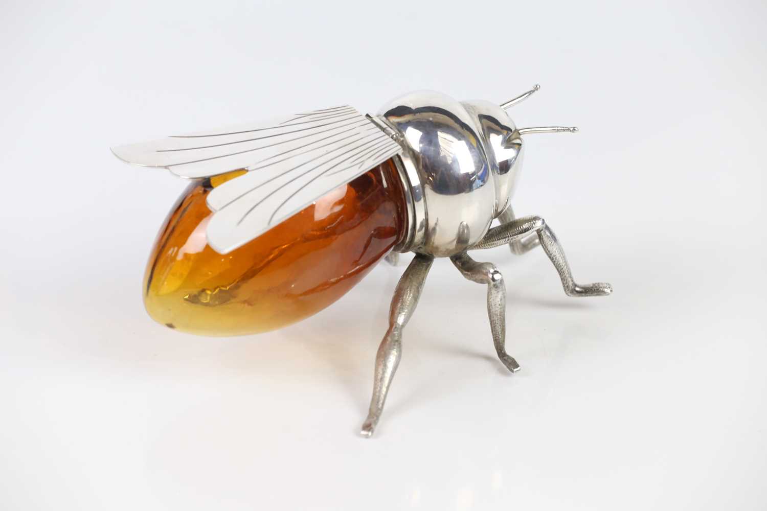 MAPPIN & WEBB; a silver plated bee honey pot with amber glass body, height 8.5cm. - Image 4 of 8