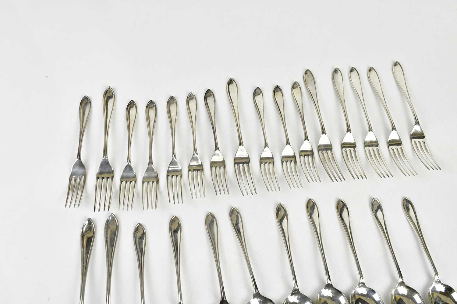 VINERS; a George V hallmarked silver twenty-five piece cutlery service, Sheffield 1935, approx - Image 2 of 4