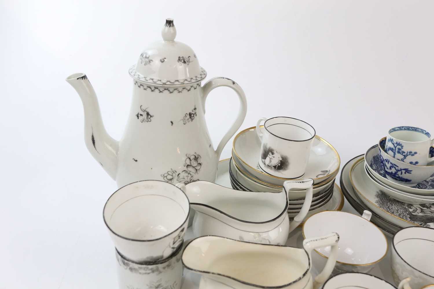 NEW HALL; a collection of twenty-five tea and coffee wares, decorated with monochrome patterns and - Bild 2 aus 5