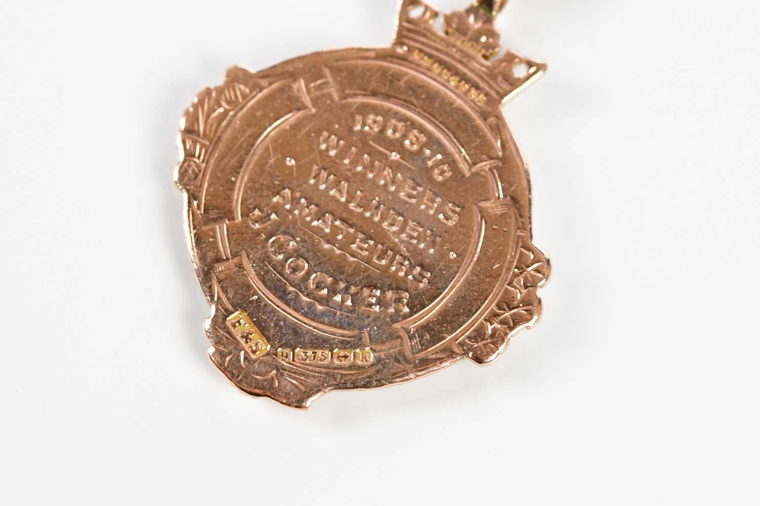 LANCASHIRE & CHESHIRE AMATEUR FOOTBALL; a 9ct yellow gold and enamel winners' medal, awarded to J - Bild 4 aus 6