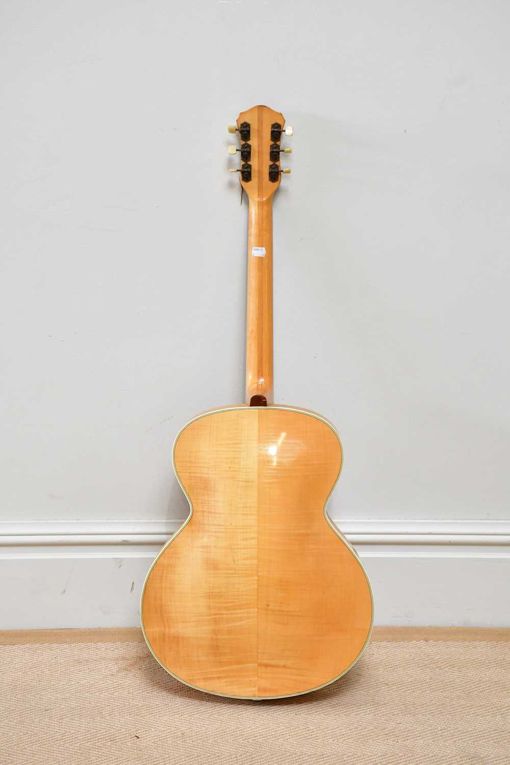 HOFNER; a Senator archtop guitar, with blonde finish, serial no. 8148. Condition Report: Major - Bild 5 aus 7