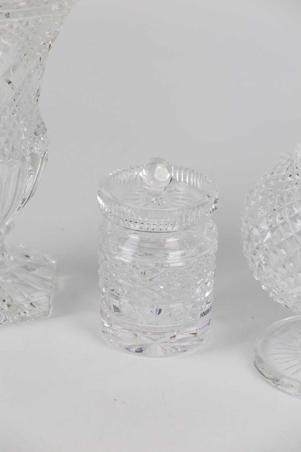 WATERFORD CRYSTAL; a group of four cut glass items comprising claret jug, vase, dish and lidded jar, - Bild 4 aus 4