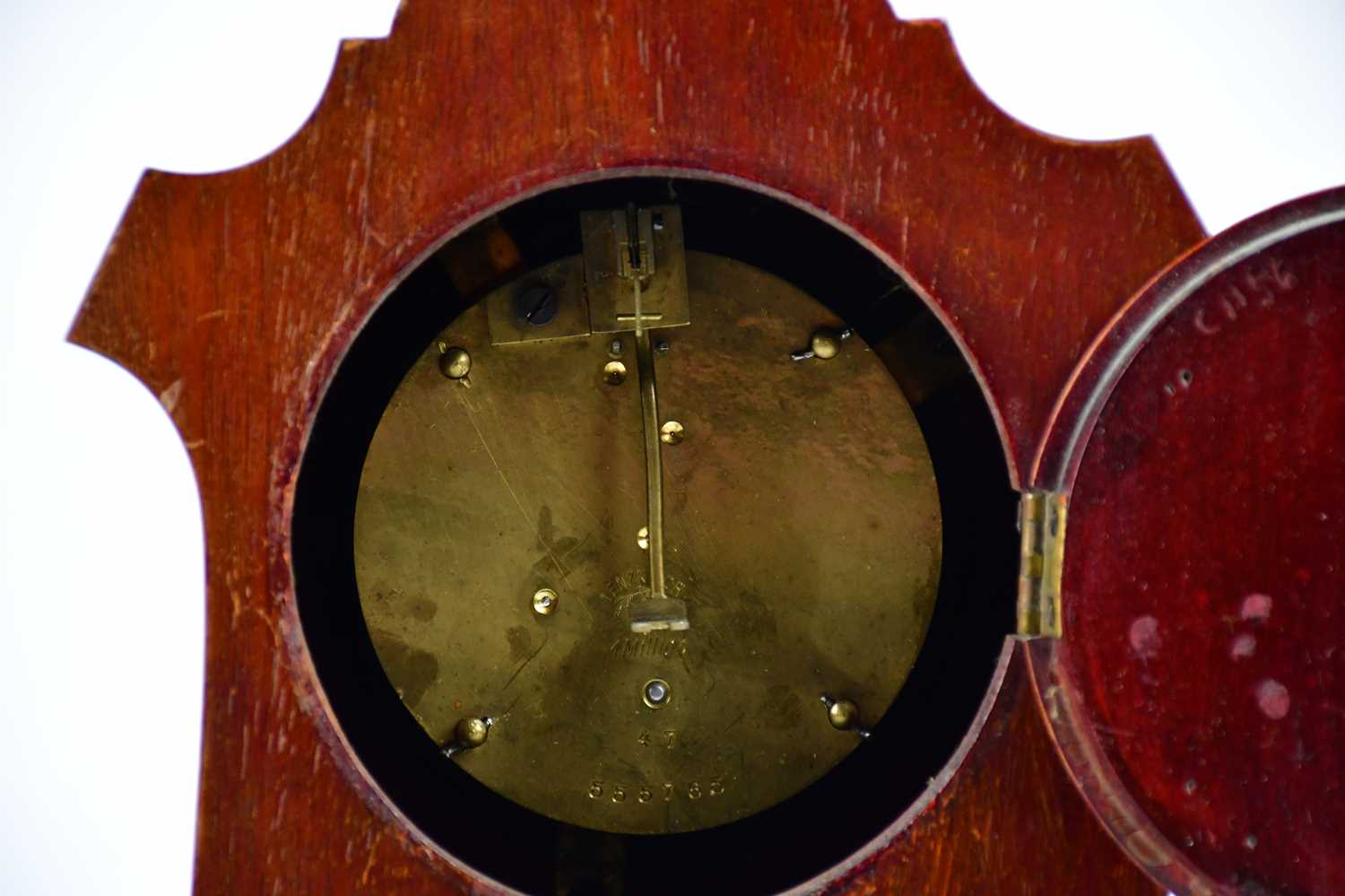 An Edwardian inlaid mahogany mantel clock with dial set with Arabic numerals, height 26cm, and a - Bild 4 aus 4