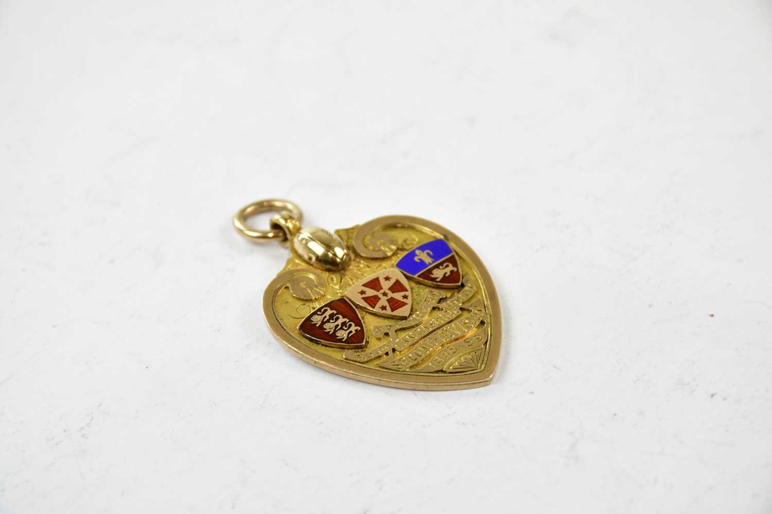 RUGBY LEAGUE INTEREST; a Victorian 9ct gold and enamel heart shaped medal 'Northern Rugby Union - Bild 2 aus 3