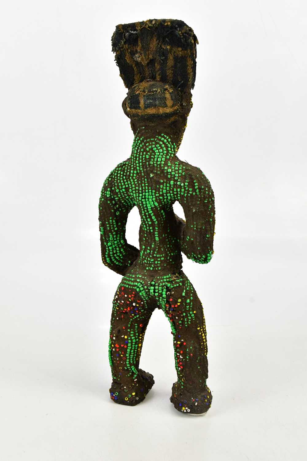 A Bamileke wood, clay and bead figure, height 46cm. - Bild 3 aus 6