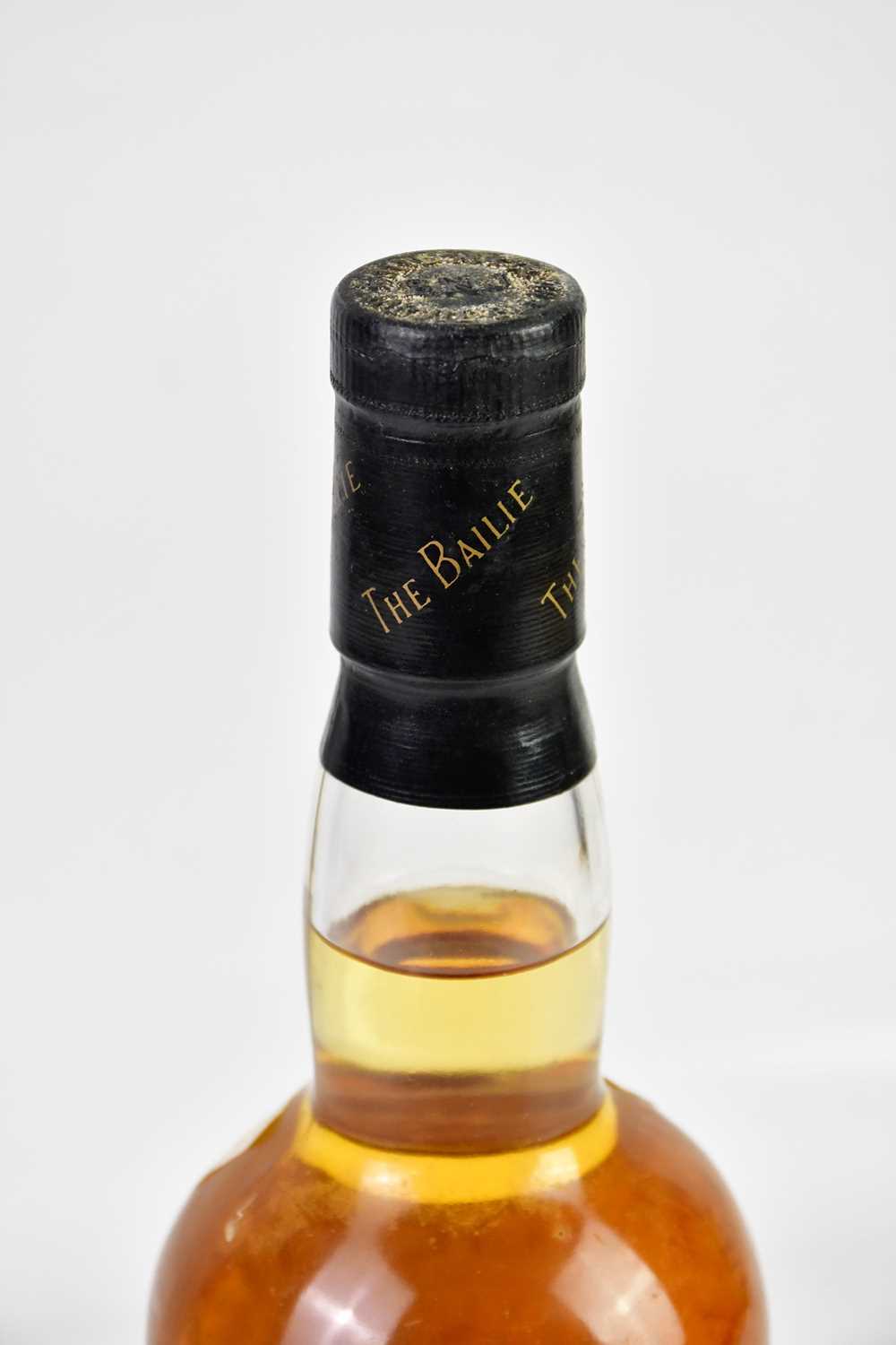 WHISKY; a bottle of The Bailie Nicol Jarvie, blend of Old Scotch whisky 'Very Old Reserve', 40%, - Bild 3 aus 3