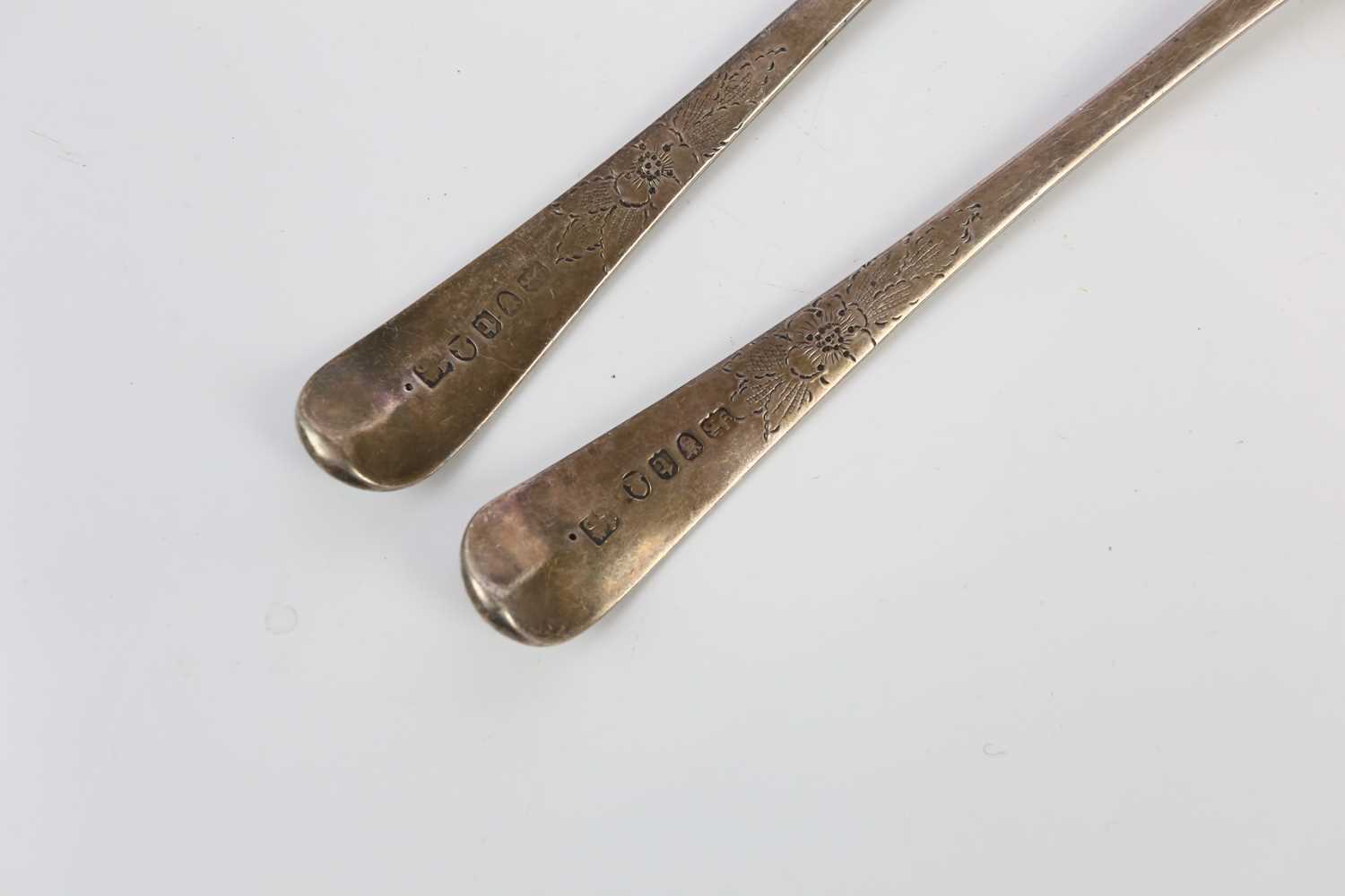 GEORGE SMITH & WILLIAM FEARN; a pair of hallmarked silver Georgian berry spoons, London 1794, - Image 4 of 5