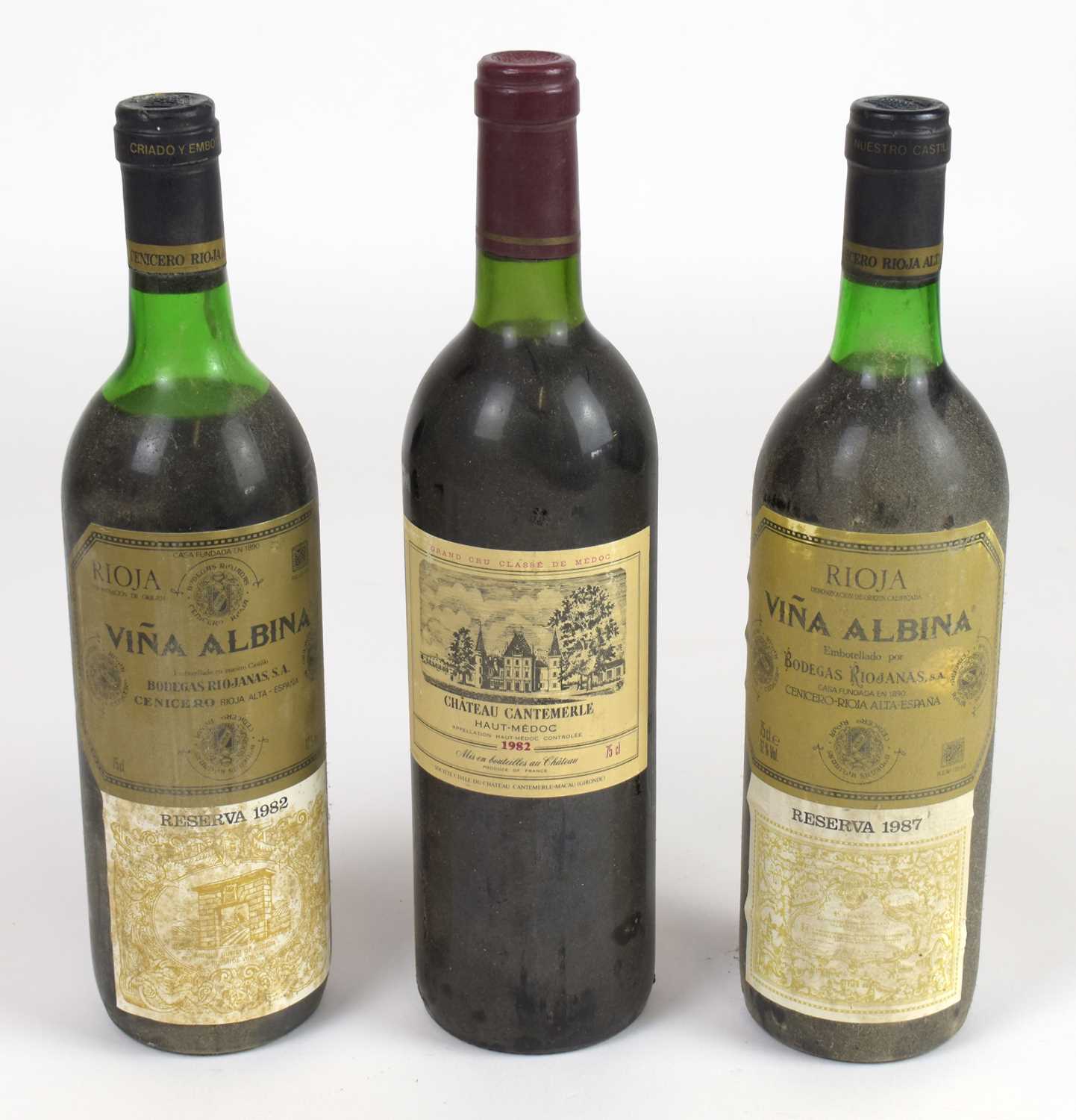 RED WINE; three mixed bottles, including a bottle Chateau Cantemerle Haut-Medoc 1982, 75cl (3)