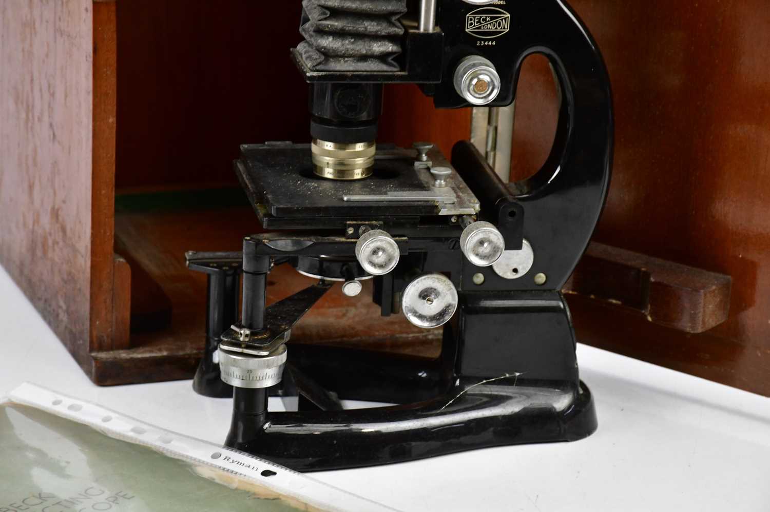 BECK, LONDON; a model 4196 cased microscope, height 43cm. - Image 3 of 4