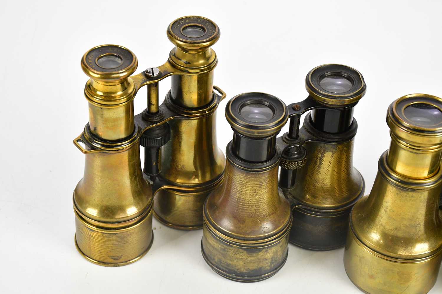 L PETIT FABT; a pair of early 20th century French brass binoculars, stamped ‘Mk V Wide’ and number - Bild 2 aus 5