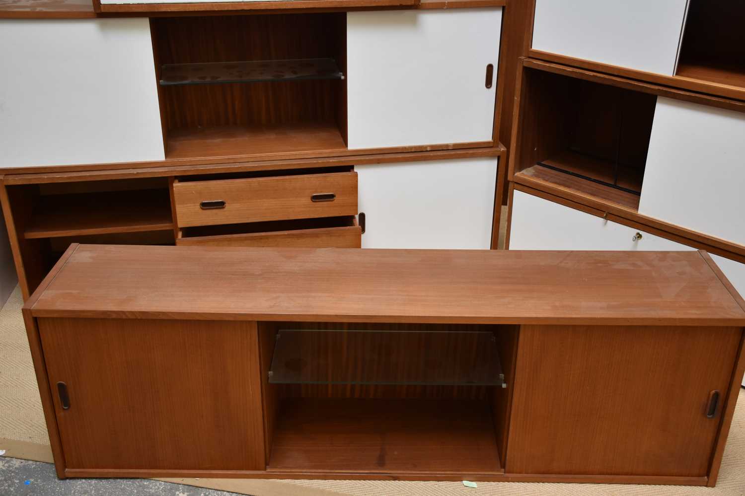 A mid century teak Ladderax type system, comprising seven units, two shelves and white metal - Image 5 of 7