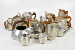 PIQUOTWARE; fourteen items of teaware including two trays, with an associated stainless steel kettle