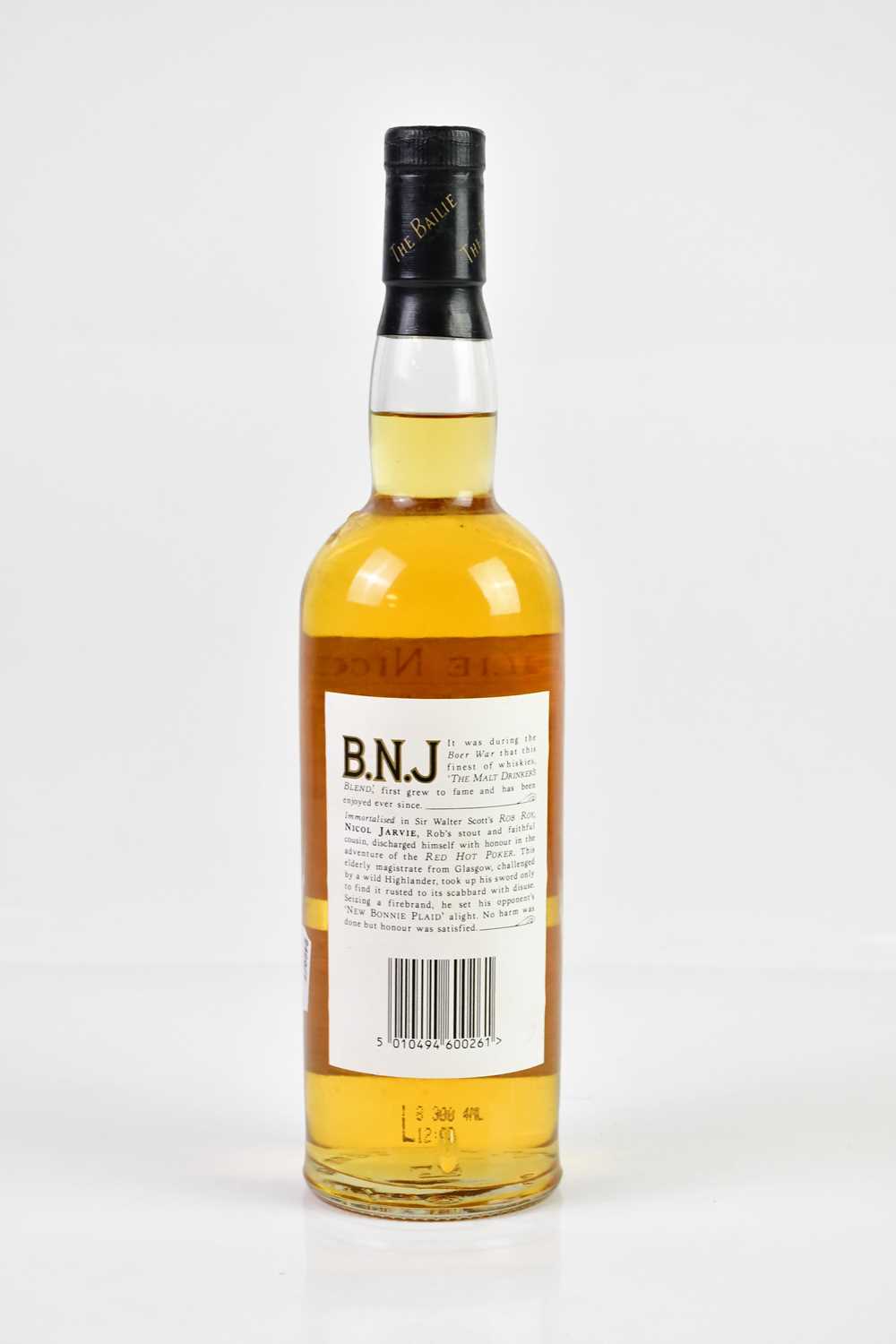 WHISKY; a bottle of The Bailie Nicol Jarvie, blend of Old Scotch whisky 'Very Old Reserve', 40%, - Bild 2 aus 3