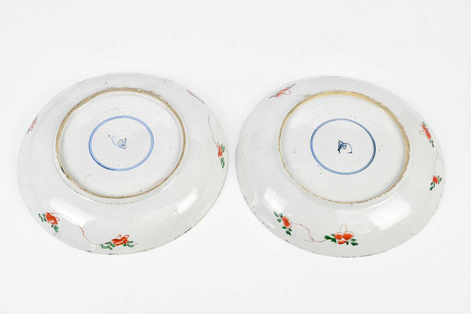 Two 19th century Chinese Famille Verte Wucai plates, each decorated with floral sprays within - Image 9 of 9