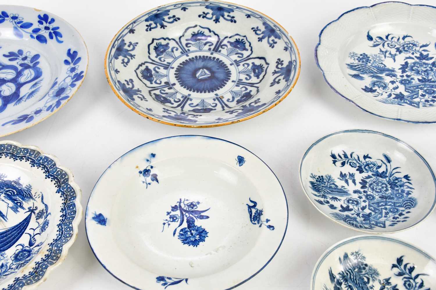 A collection of 18th century and later porcelain and tin glazed earthenware including two Delft - Image 3 of 5