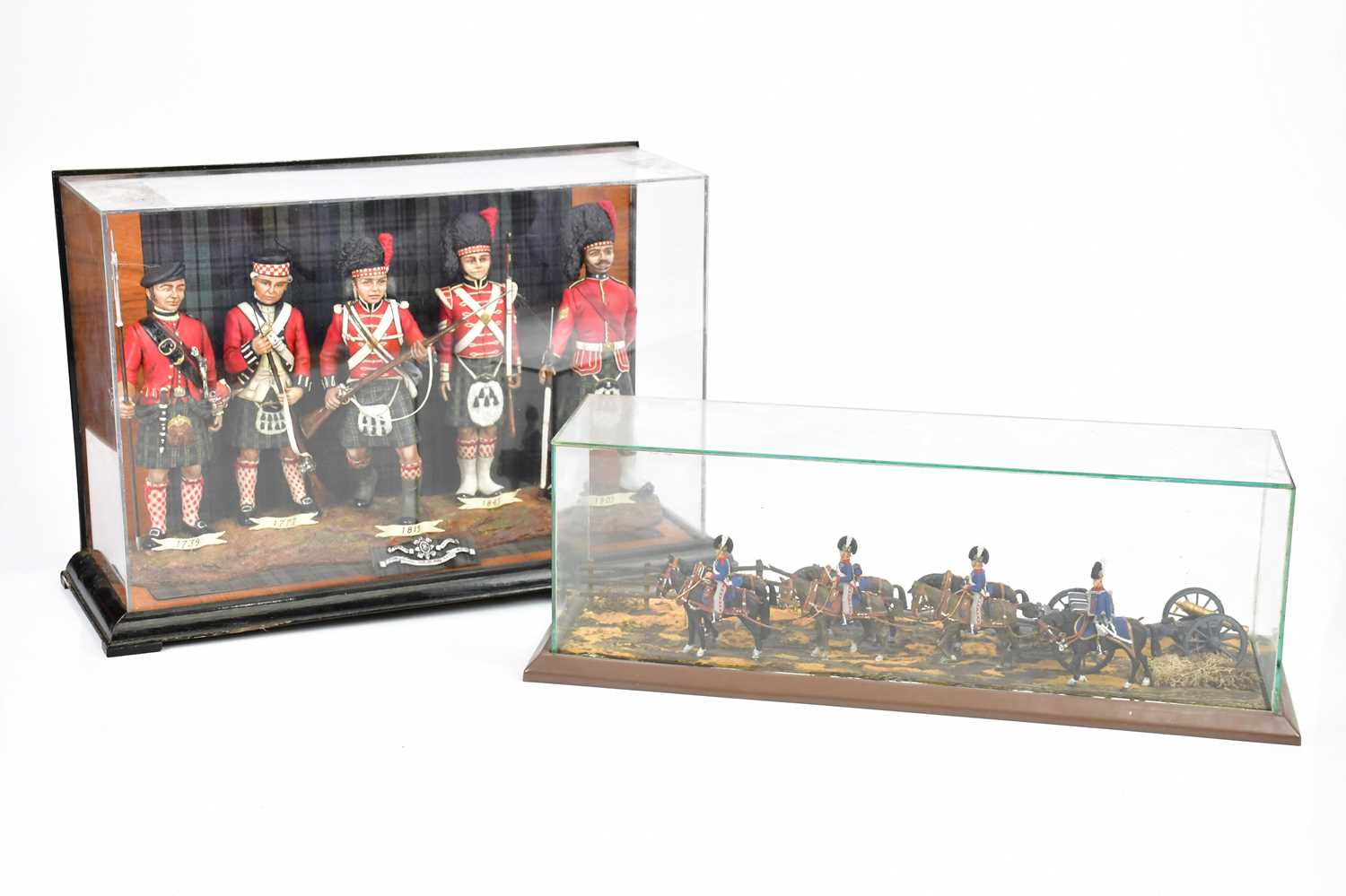 Two military models representing the Royal Highland Regiment 42nd Black Watch, in perspex case, - Image 4 of 7