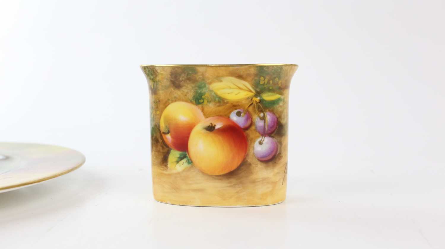 E TOWNSEND FOR ROYAL WORCESTER; a hand painted plate decorated with fruits, together with a - Image 3 of 7