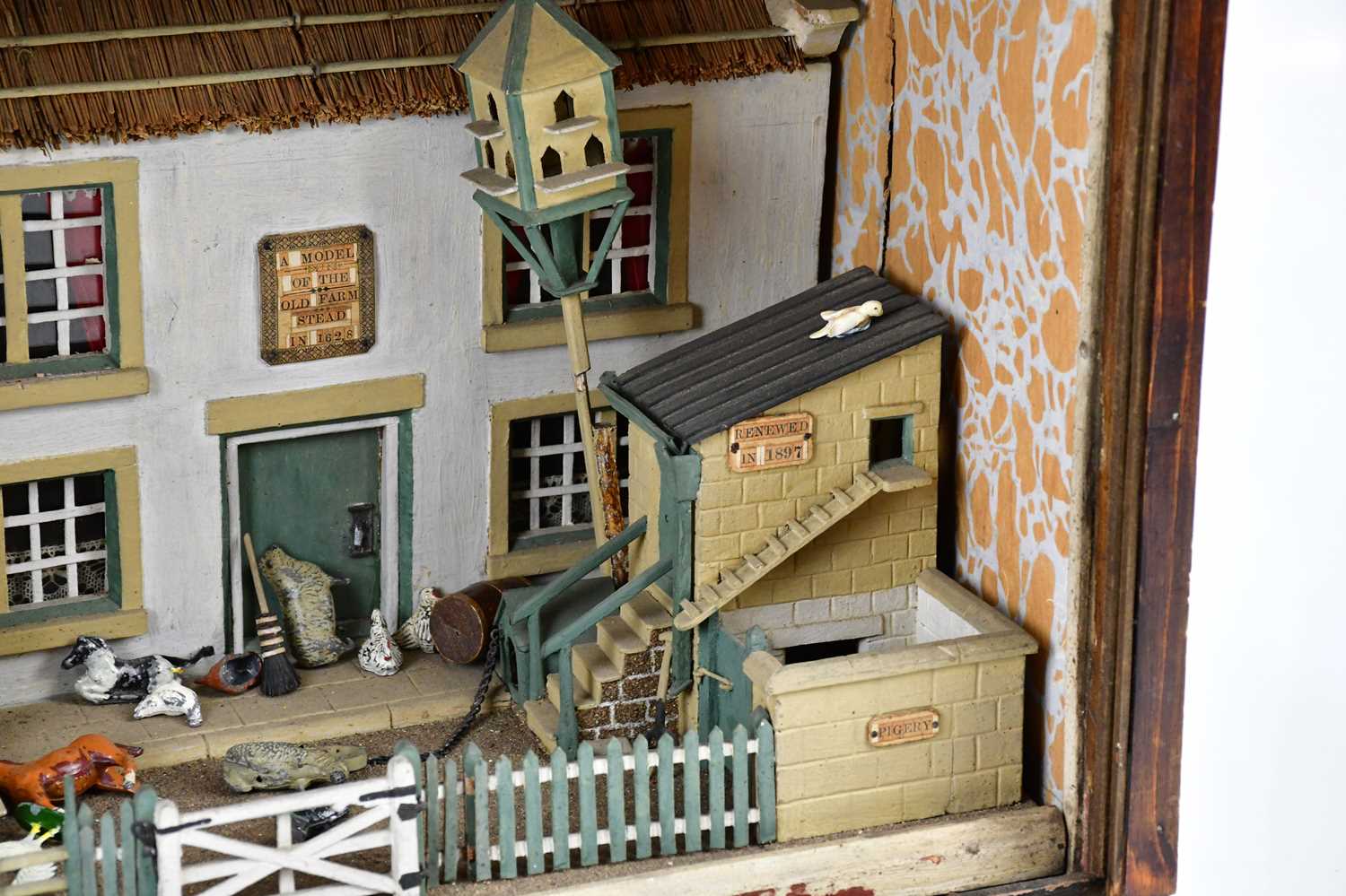 A vintage diorama representing a model of The Old Farm Stead in 1628, with Boil House and Piggery, - Bild 3 aus 5