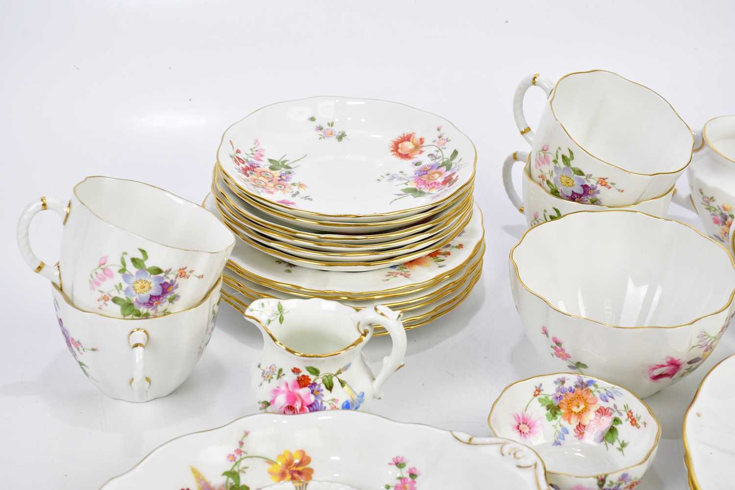 ROYAL CROWN DERBY; a part tea service in the 'Derby Posies' pattern. - Bild 3 aus 5