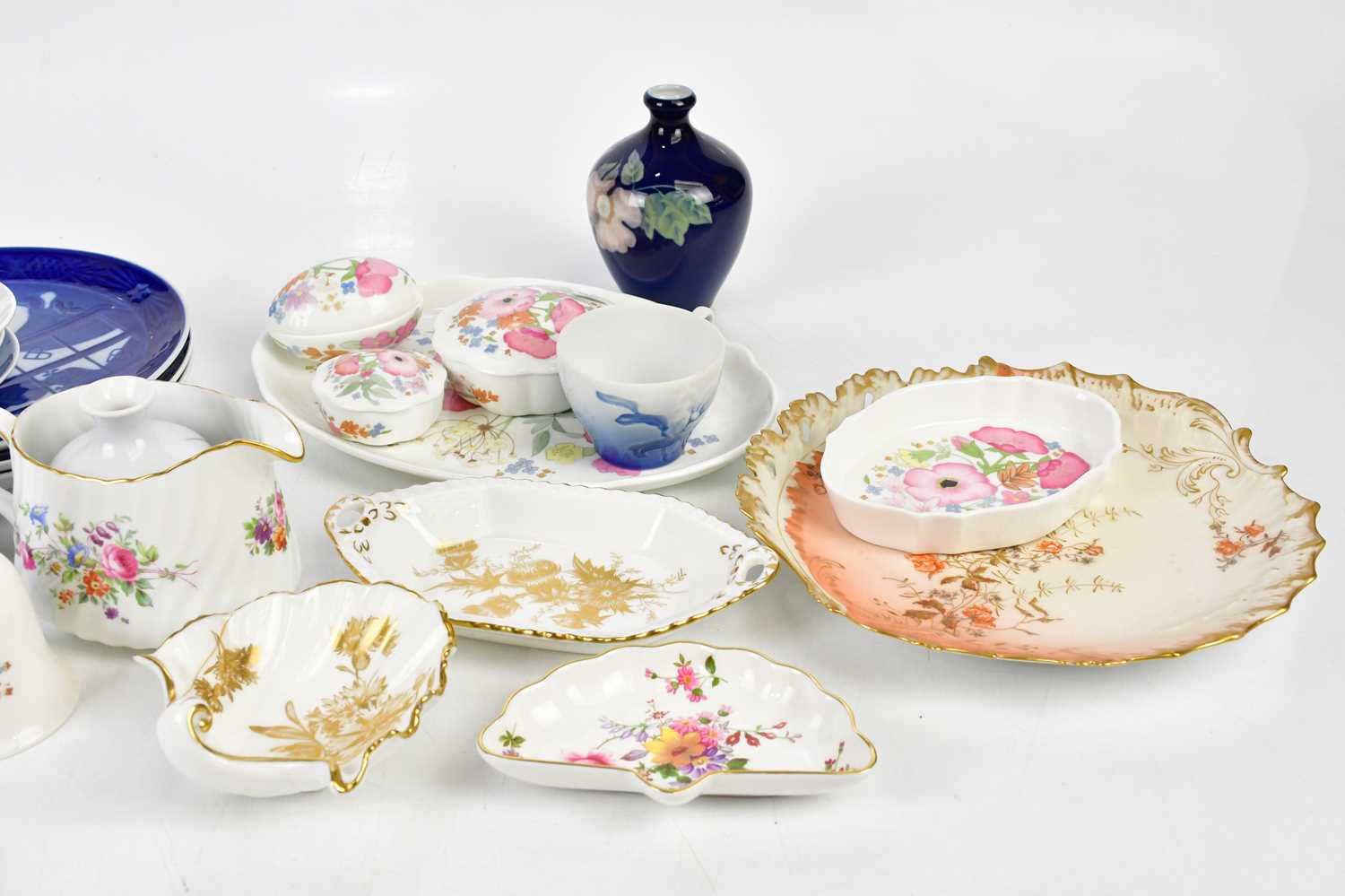 A small mixed lot of ceramics including Hammersley leaf shaped dish, Royal Copenhagen floral - Image 3 of 3