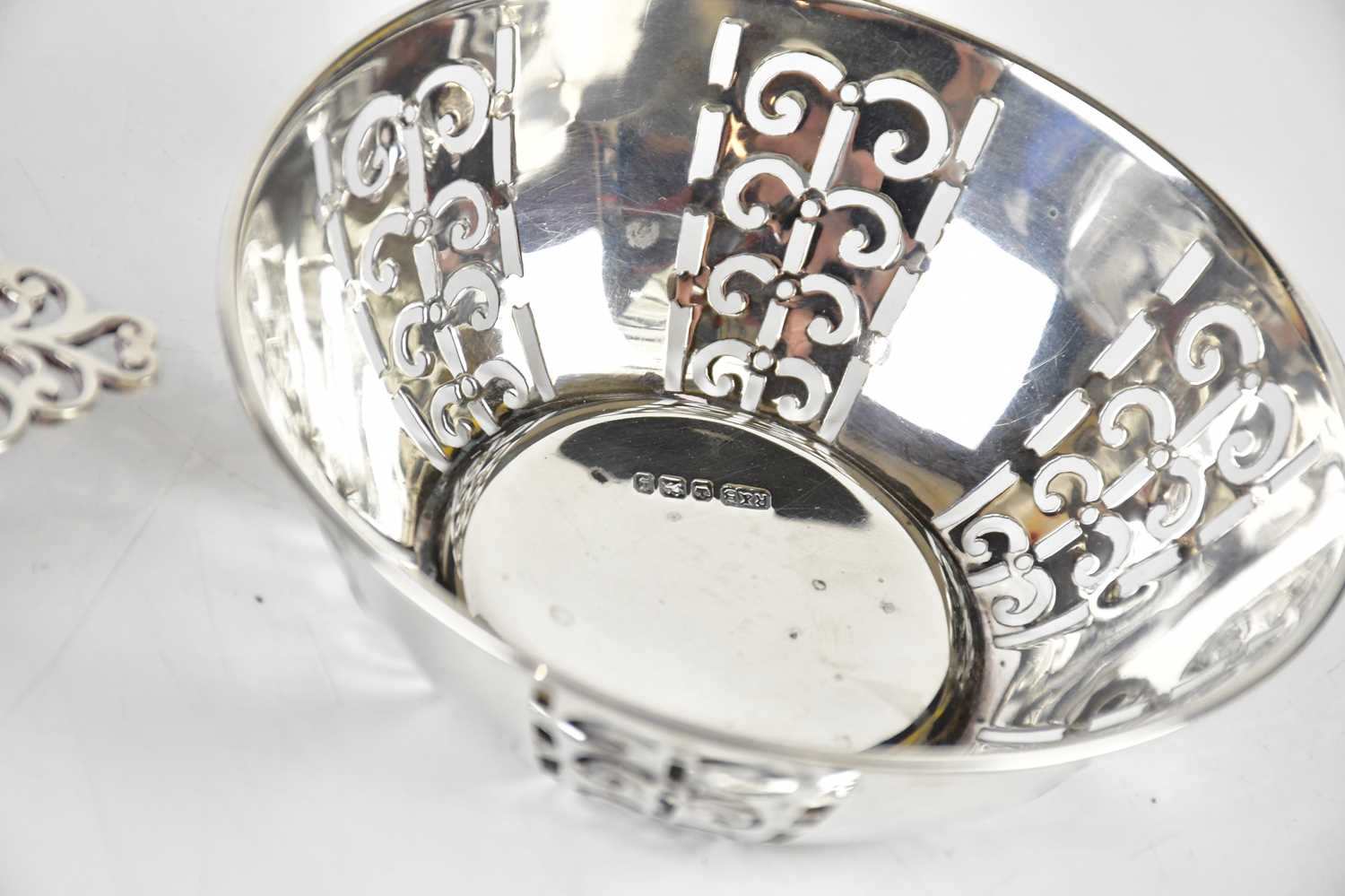 JOSIAH WILLIAMS & CO; an Edward VII hallmarked silver twin handled bonbon basket with cast open - Image 3 of 3