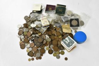 A miscellany of coins, mostly 20th century British, including some crowns.