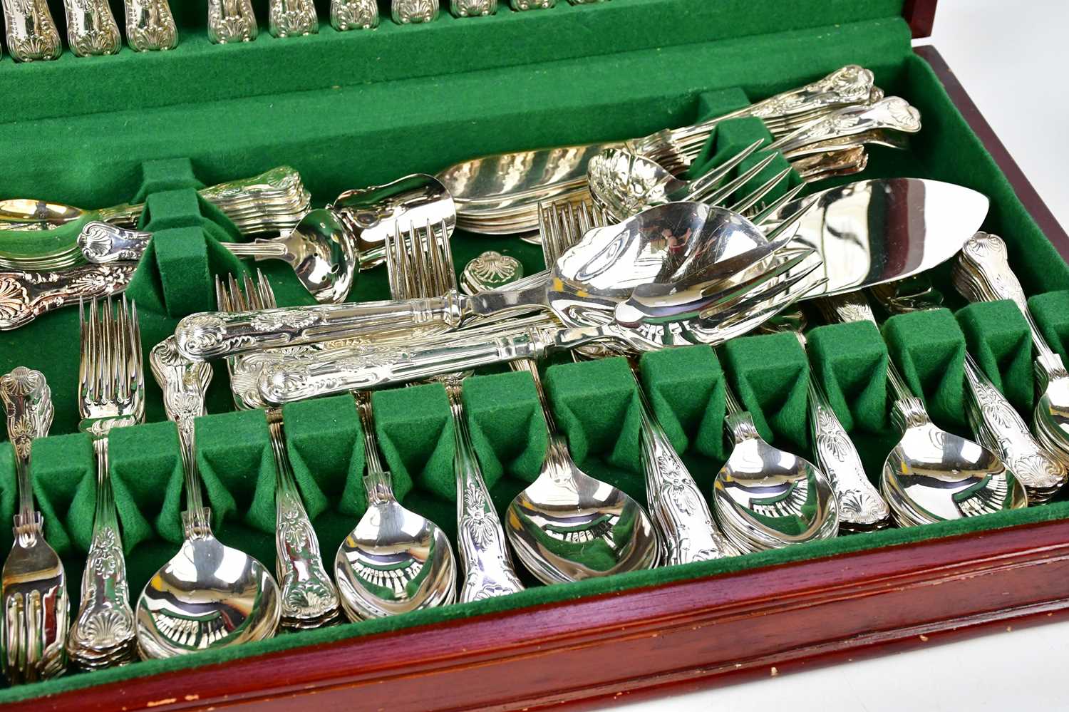 ARTHUR PRICE; a mahogany cased eight setting canteen of silver plated cutlery and flatware and a box - Image 4 of 4