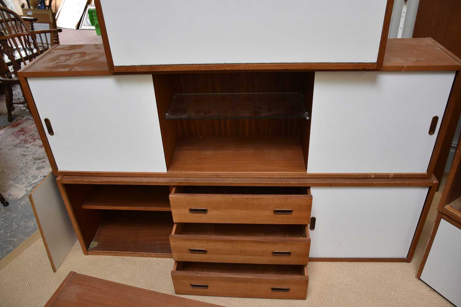 A mid century teak Ladderax type system, comprising seven units, two shelves and white metal - Image 4 of 7