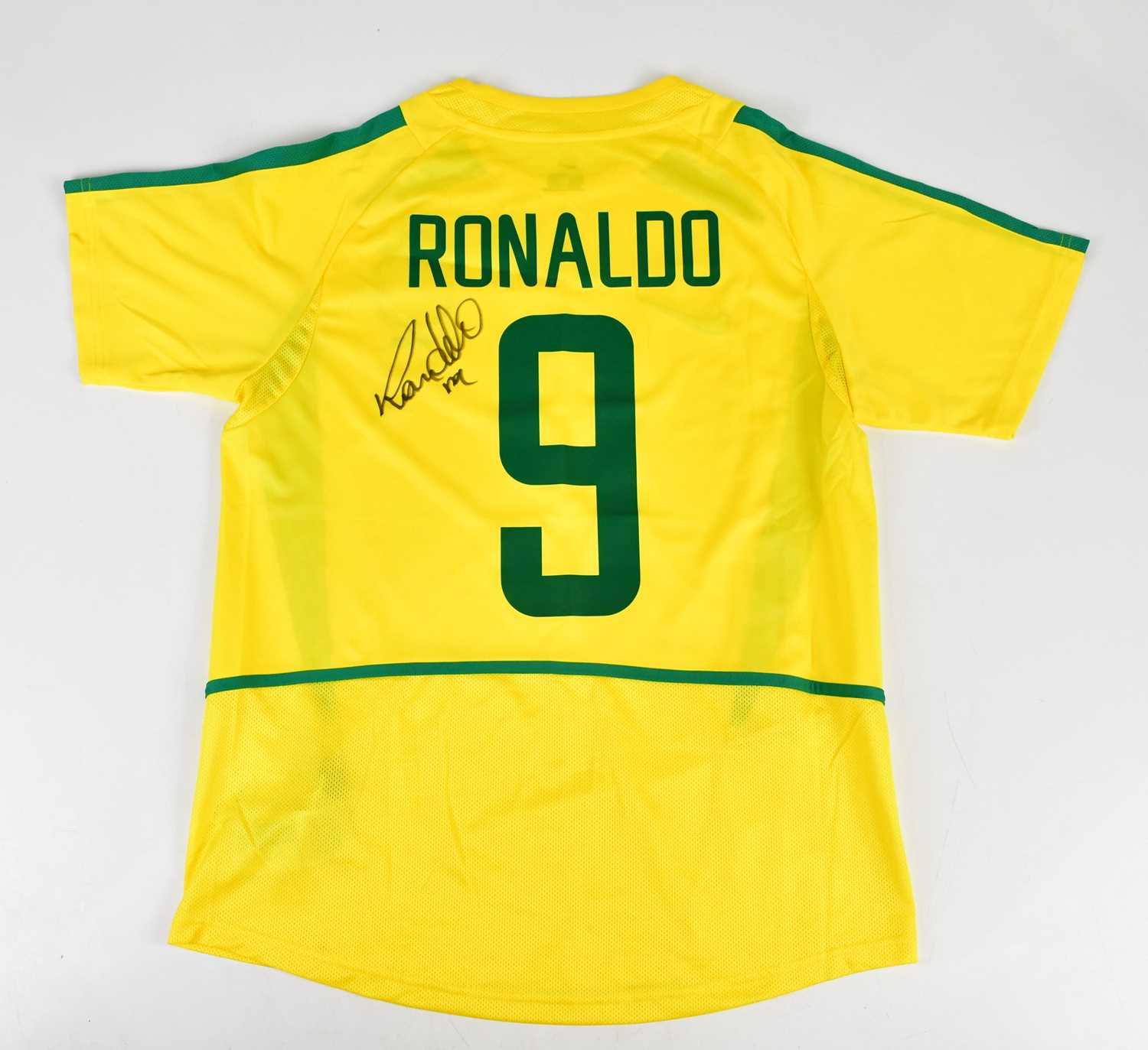 RONALDO (R9); a signed 2002 retro style Brazil football shirt, signed to the reverse, size L. - Image 2 of 3