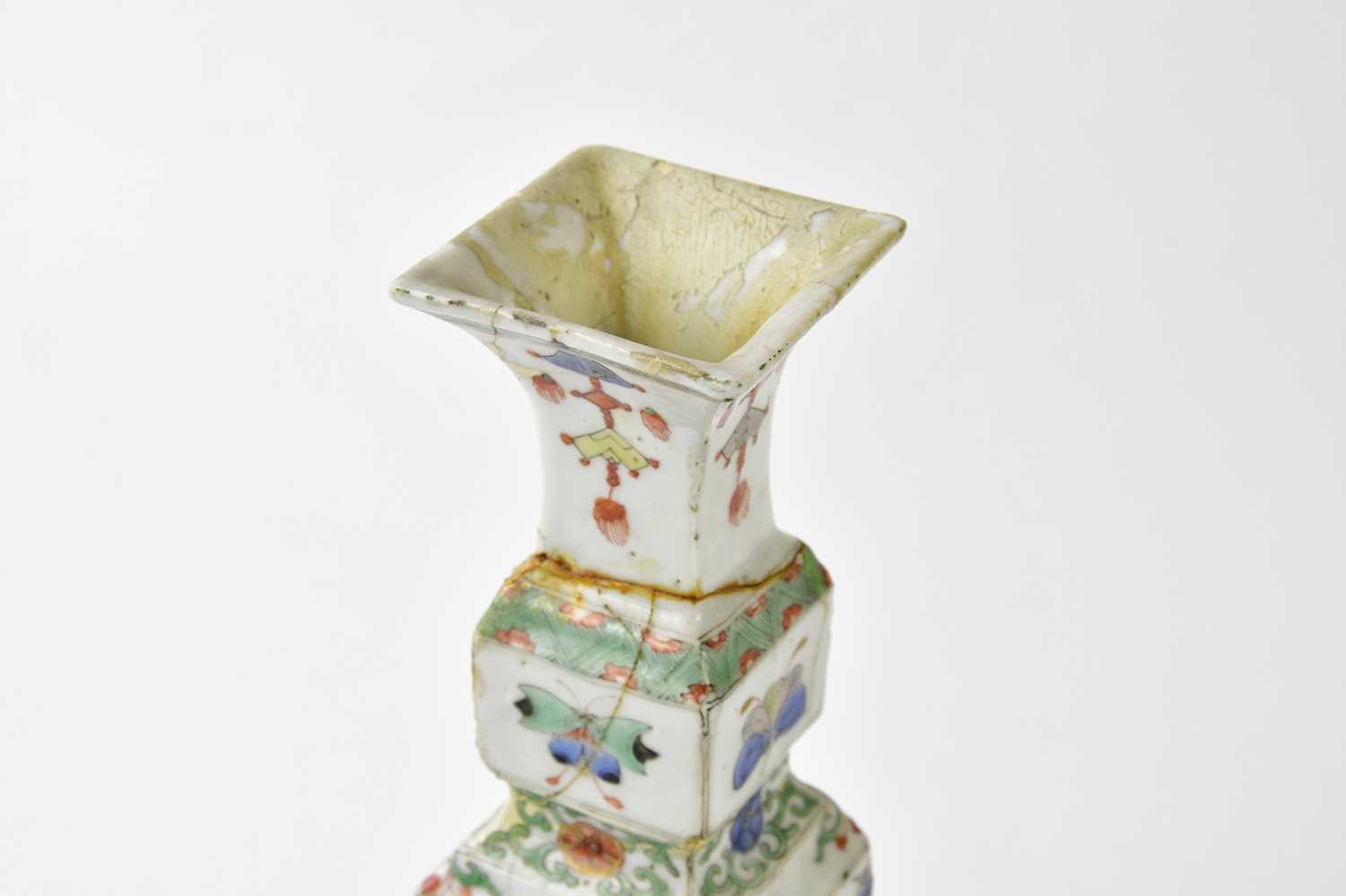 A pair of 18th century Chinese Famille Verte Wucai porcelain vases, of square form, each painted - Image 5 of 17