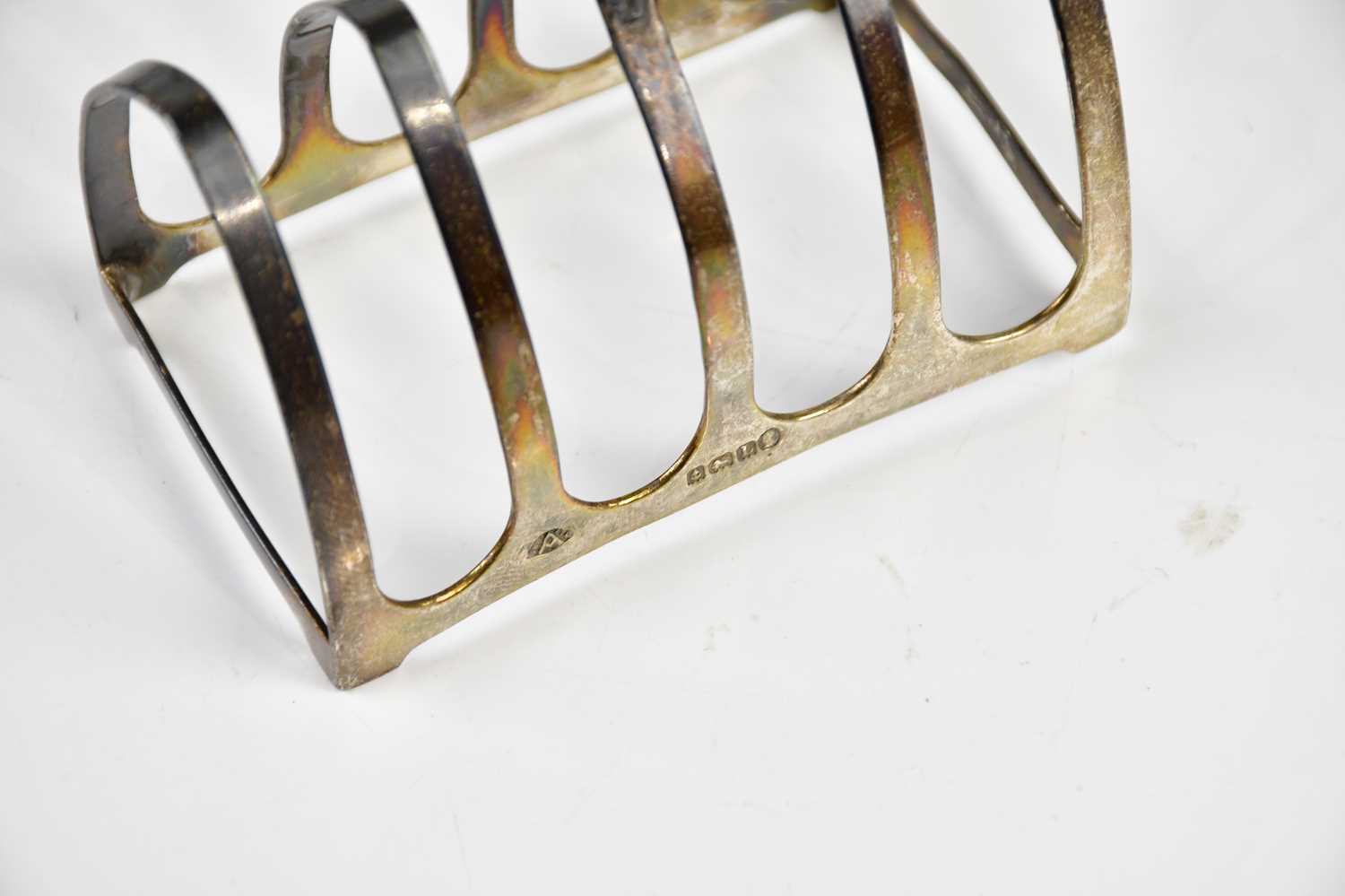 ATKIN BROTHERS; an Edward VII hallmarked silver four division toast rack, Sheffield 1905, with two - Image 3 of 3