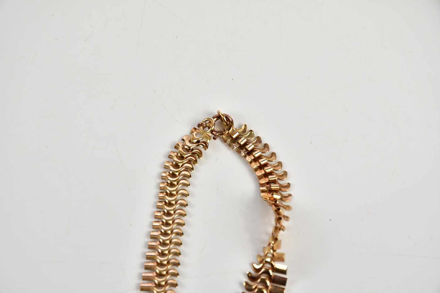 A yellow metal fringe collar necklace, stamped 9c, approx weight 22.6g. - Image 4 of 4