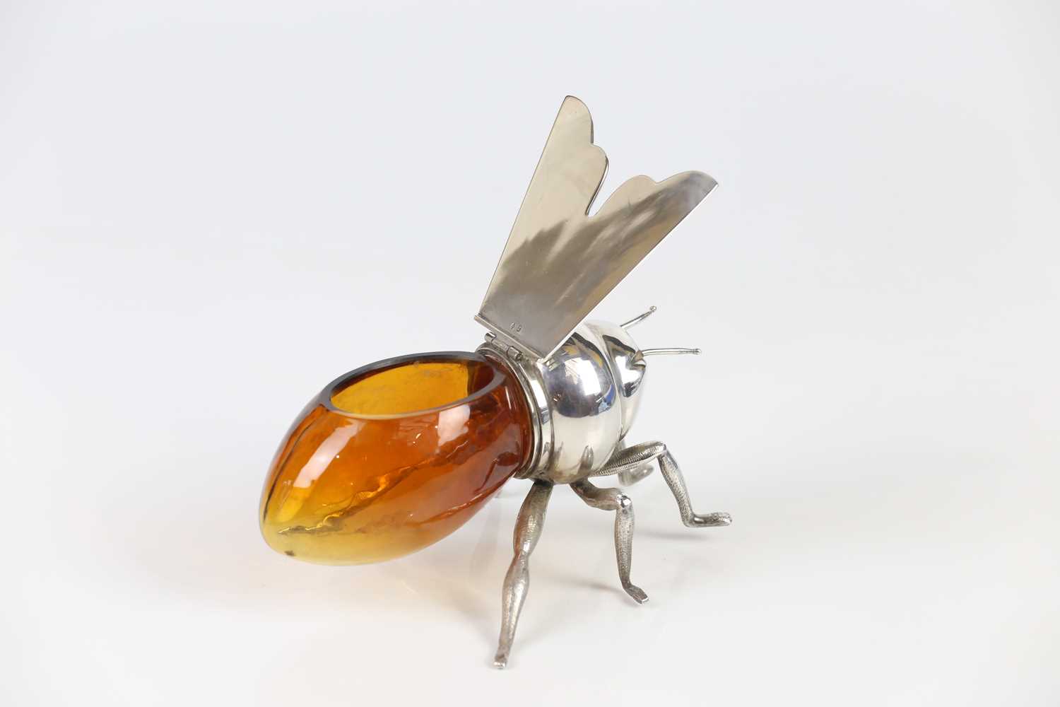 MAPPIN & WEBB; a silver plated bee honey pot with amber glass body, height 8.5cm. - Image 5 of 8