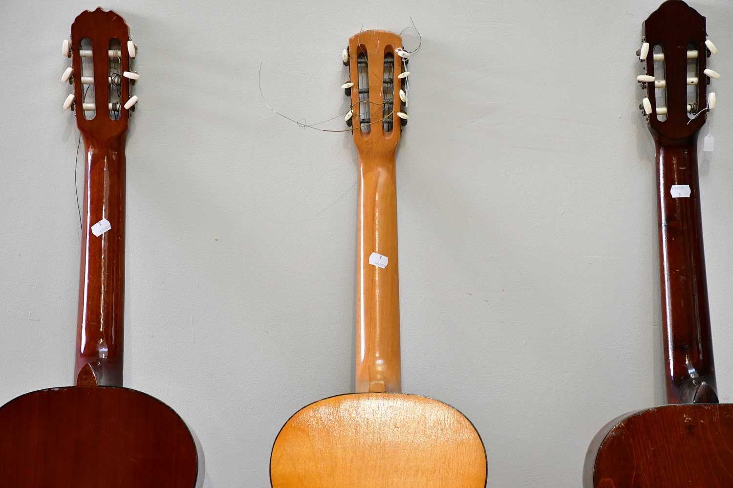 HOHNER; a Leyanda Maestro acoustic guitar, together with a Dulcet Classic guitar and further scratch - Image 5 of 6