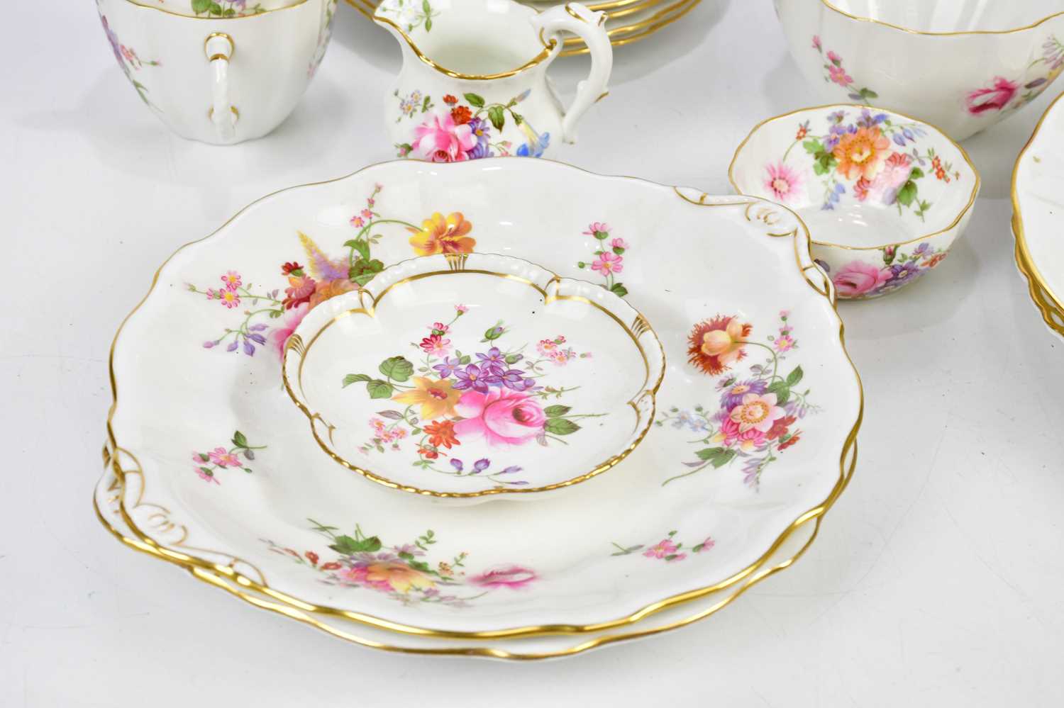 ROYAL CROWN DERBY; a part tea service in the 'Derby Posies' pattern. - Bild 2 aus 5