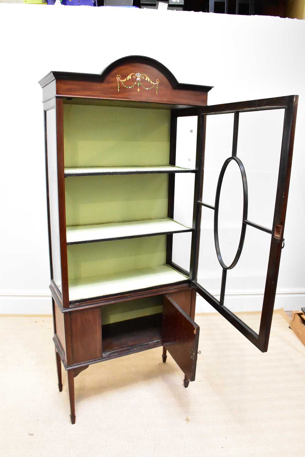 An Edwardian inlaid mahogany display cabinet with painted arched top and with a single glazed - Image 3 of 4