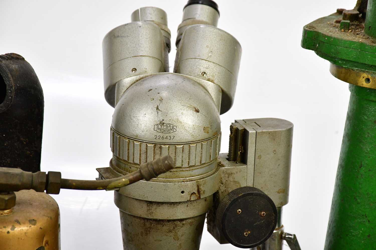 A collection of scientific instruments and metalware items to include a Shackman & Sons autocamera - Image 3 of 5