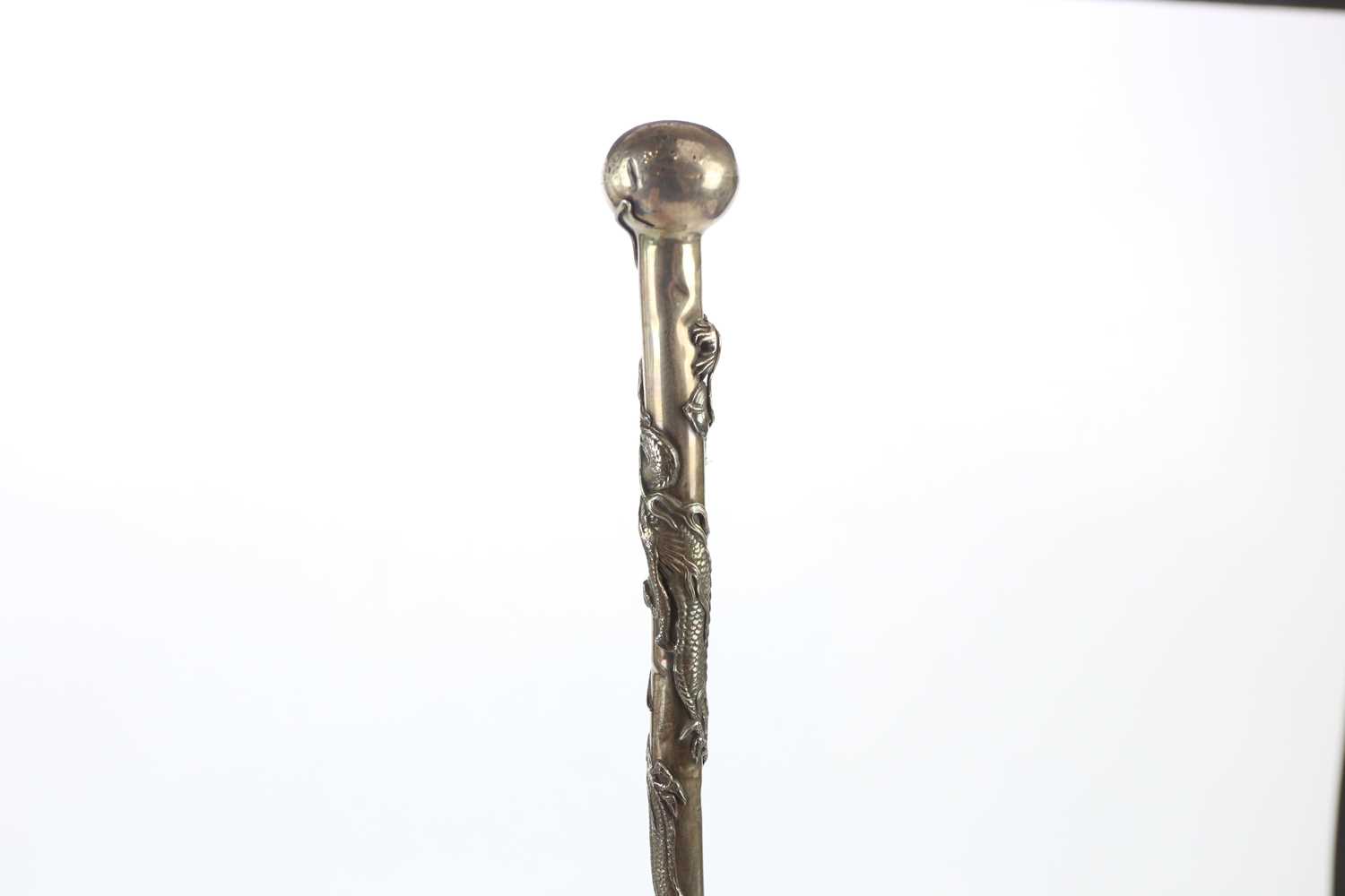 A Chinese sterling silver handled parasol with bamboo cane, the silver mount decorated with a - Image 5 of 9