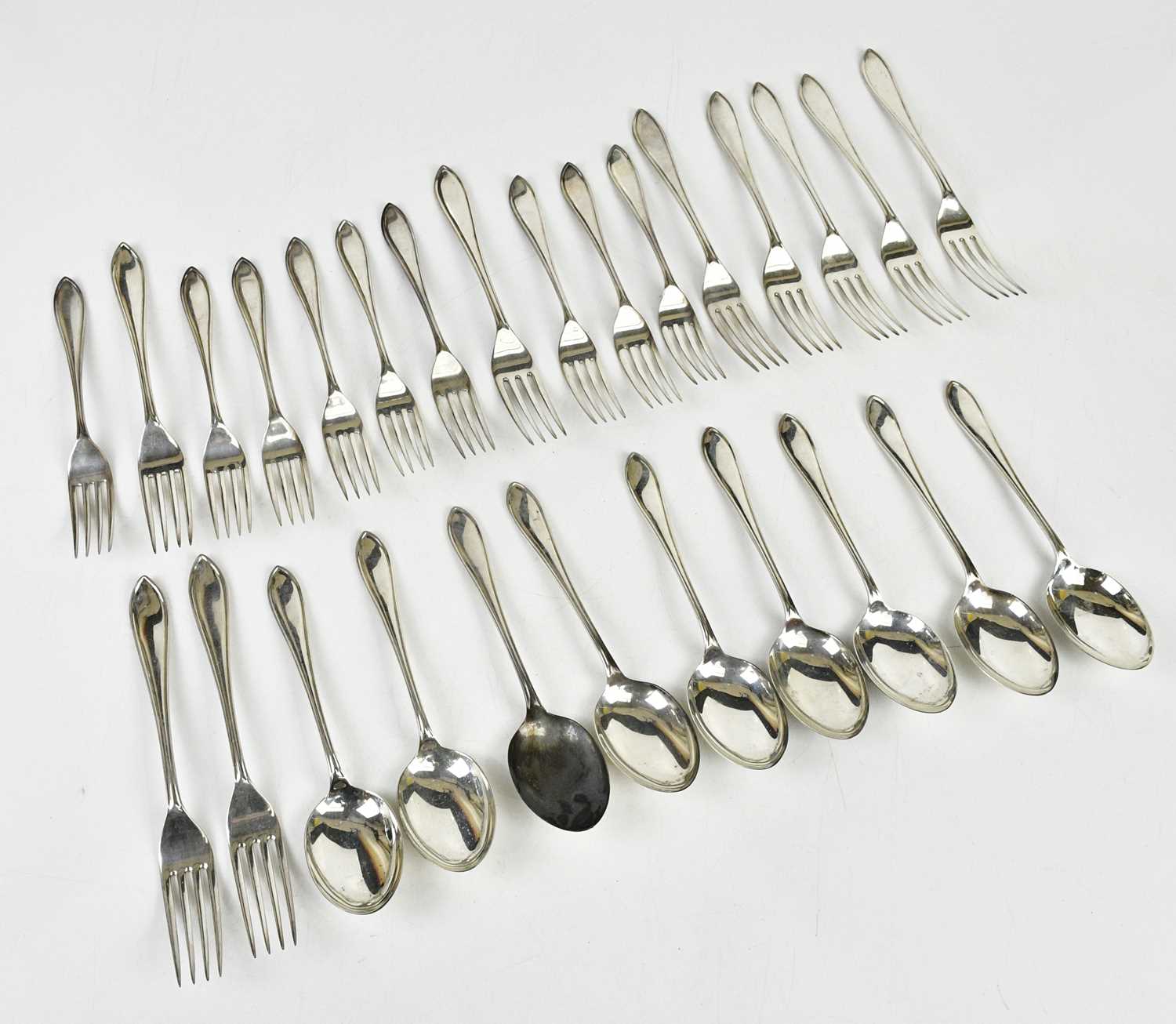 VINERS; a George V hallmarked silver twenty-five piece cutlery service, Sheffield 1935, approx