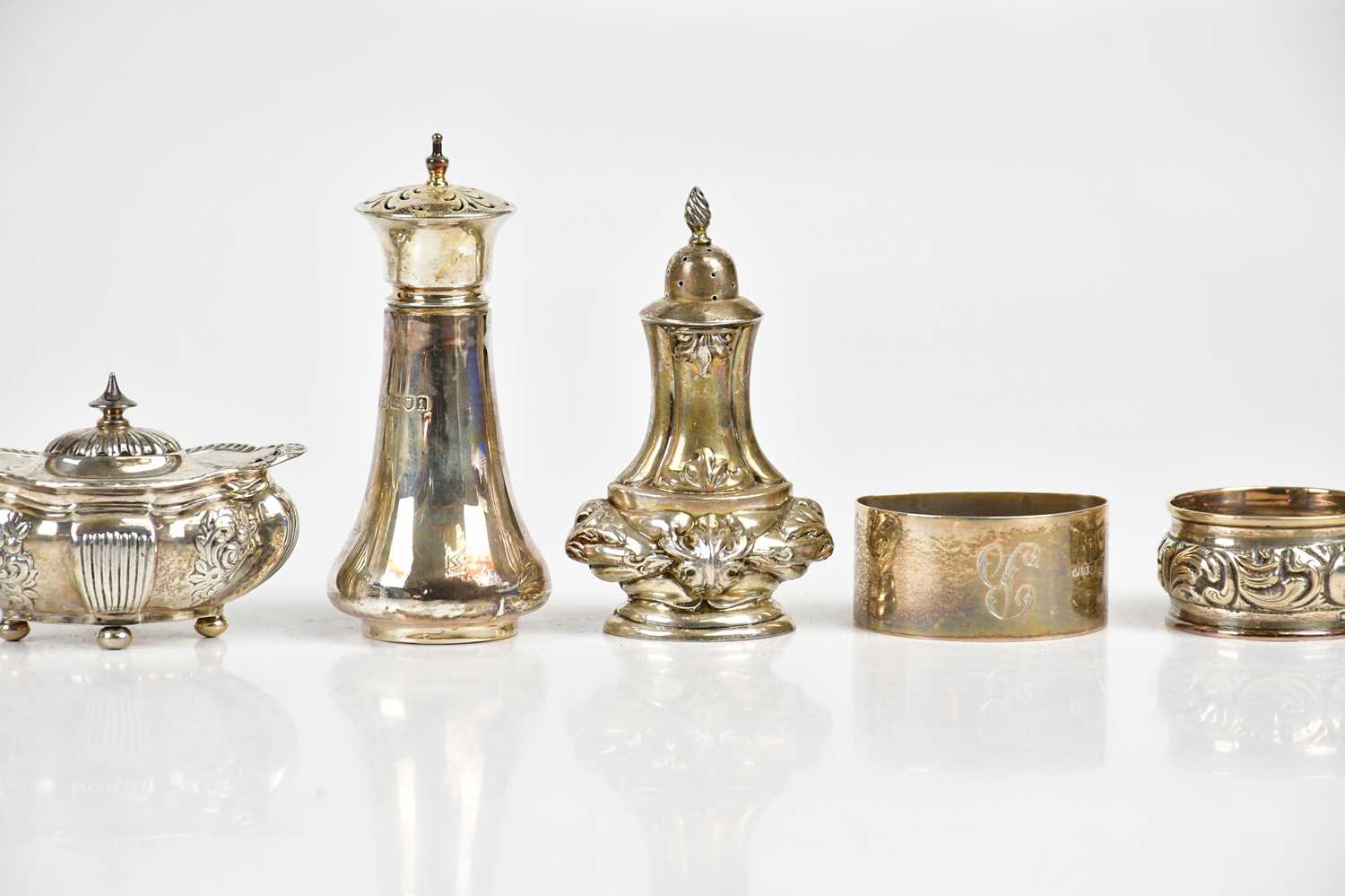 ROBERTS & BELK; a pair of Edward VII hallmarked silver salt shakers, with cast swags and bows, - Image 3 of 4